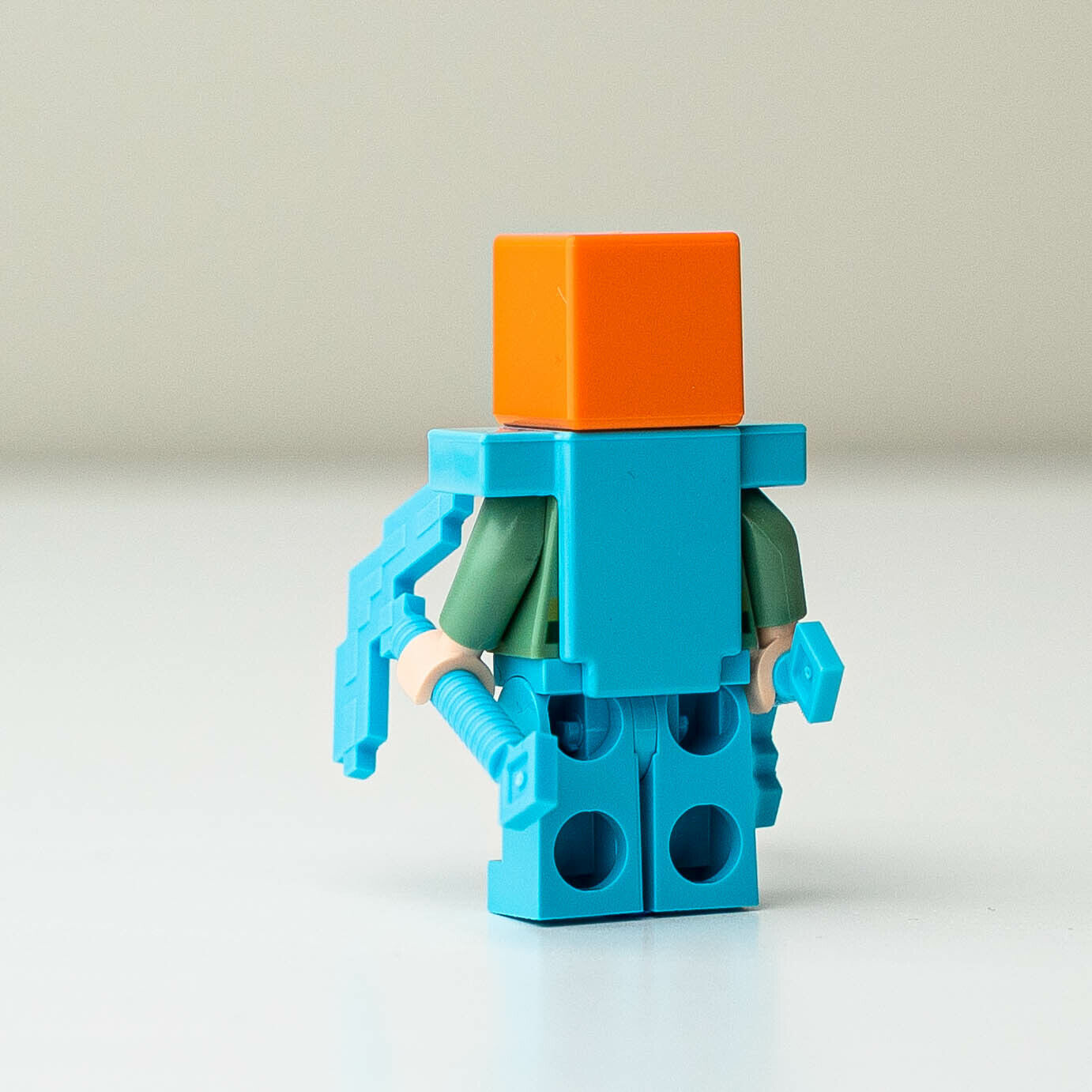 LEGO Alex in Armor Minecraft Minifigure - The Blaze Bridge 21154 (min070)