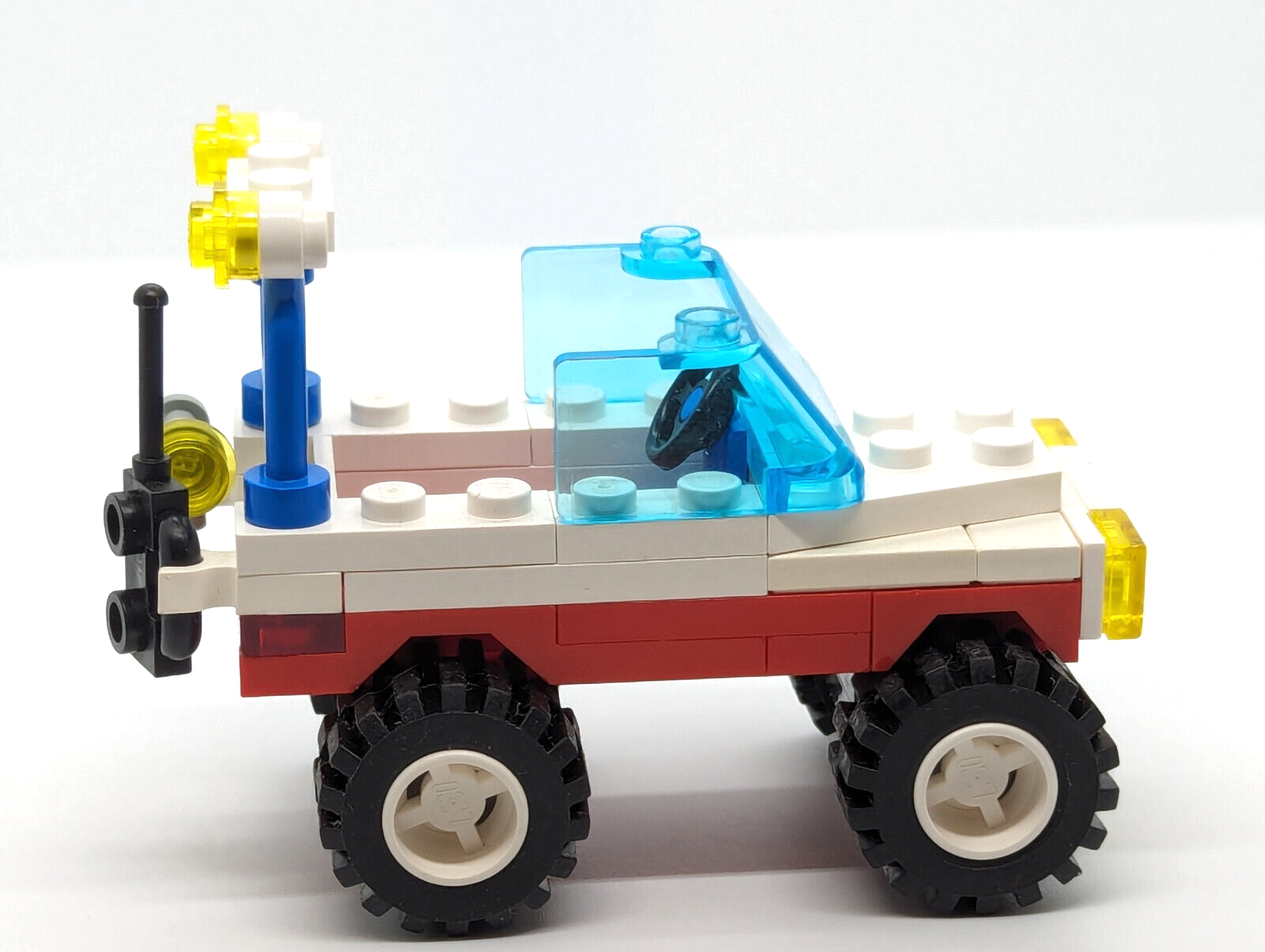 Lego Classic Coast Guard Minifigure & Truck from Hurricane Harbor 6338 (res004) - StudBee