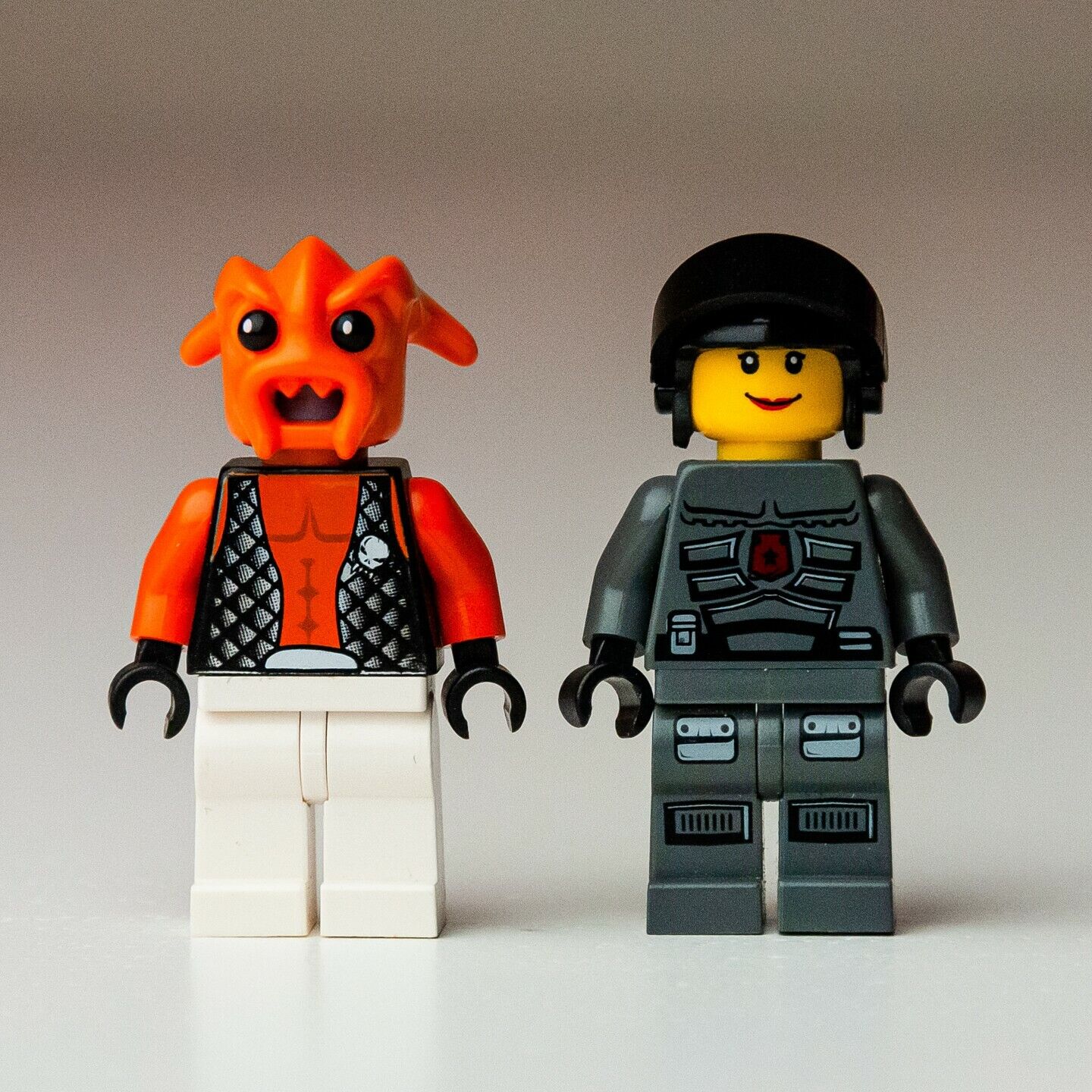 LEGO Space Police 3 Alien Kranxx, Officer 9 (LOT of 2) Minifigure (sp093 sp107) - StudBee