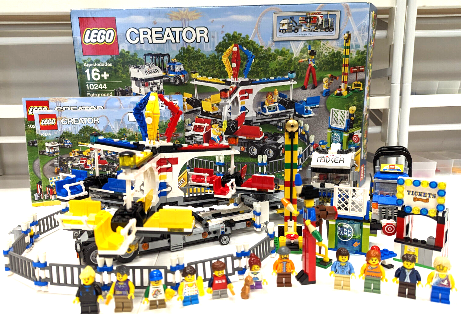 Lego 10244 Fairground Mixer w/ Minifigs, Box & Instructions - Complete! - StudBee