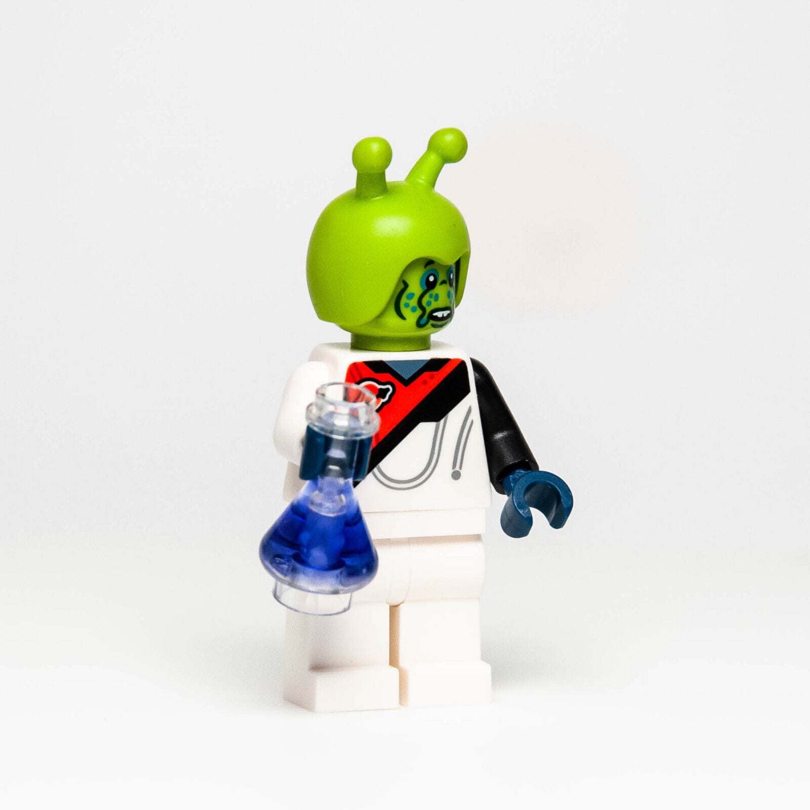 New LEGO 2024 BAM Minifigure - Green Space Alien Scientist w/ Purple Flask - StudBee