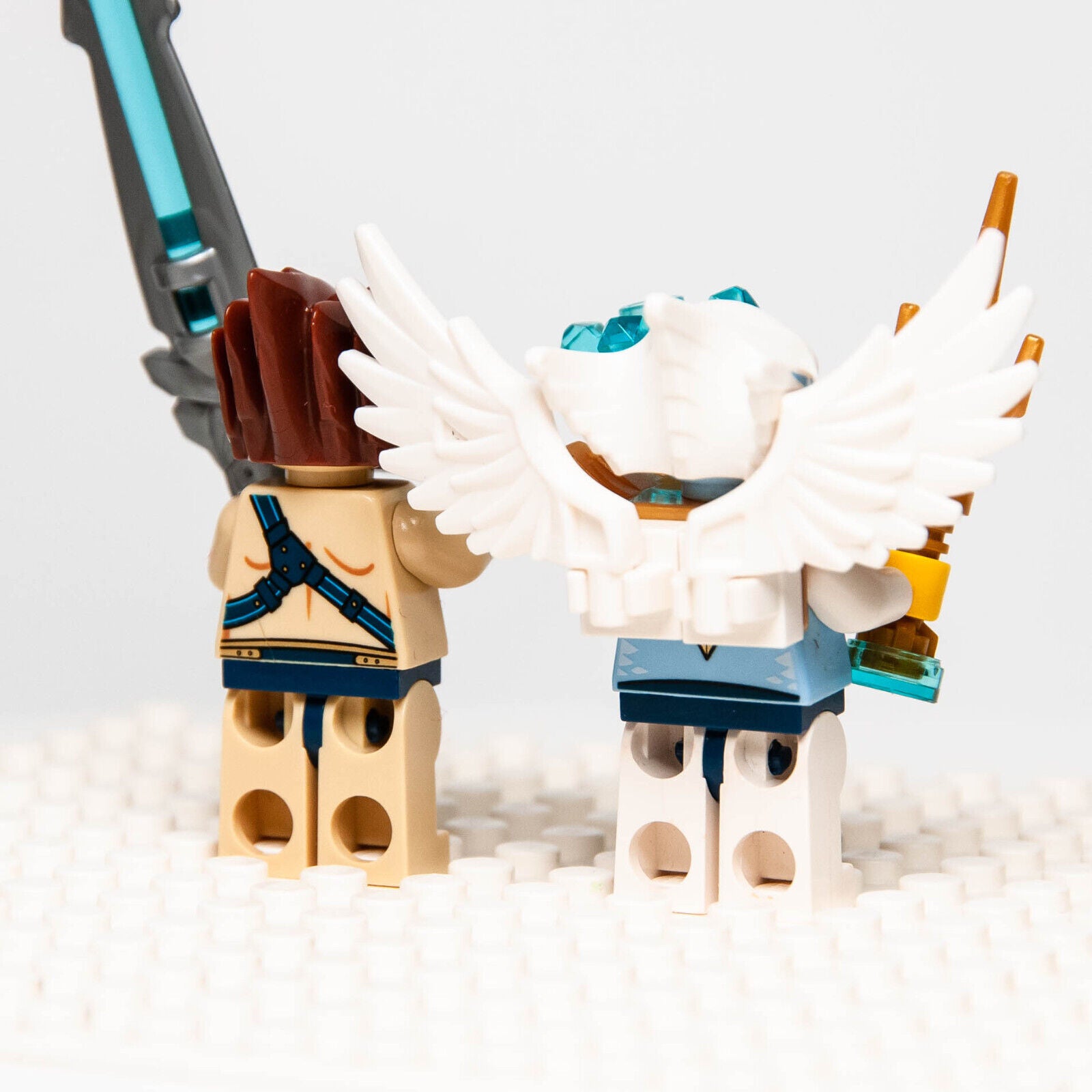 (Lot of 2) LEGO Chima Minifigures Lennox (loc003), Ewar Gold Armor (loc014) - StudBee