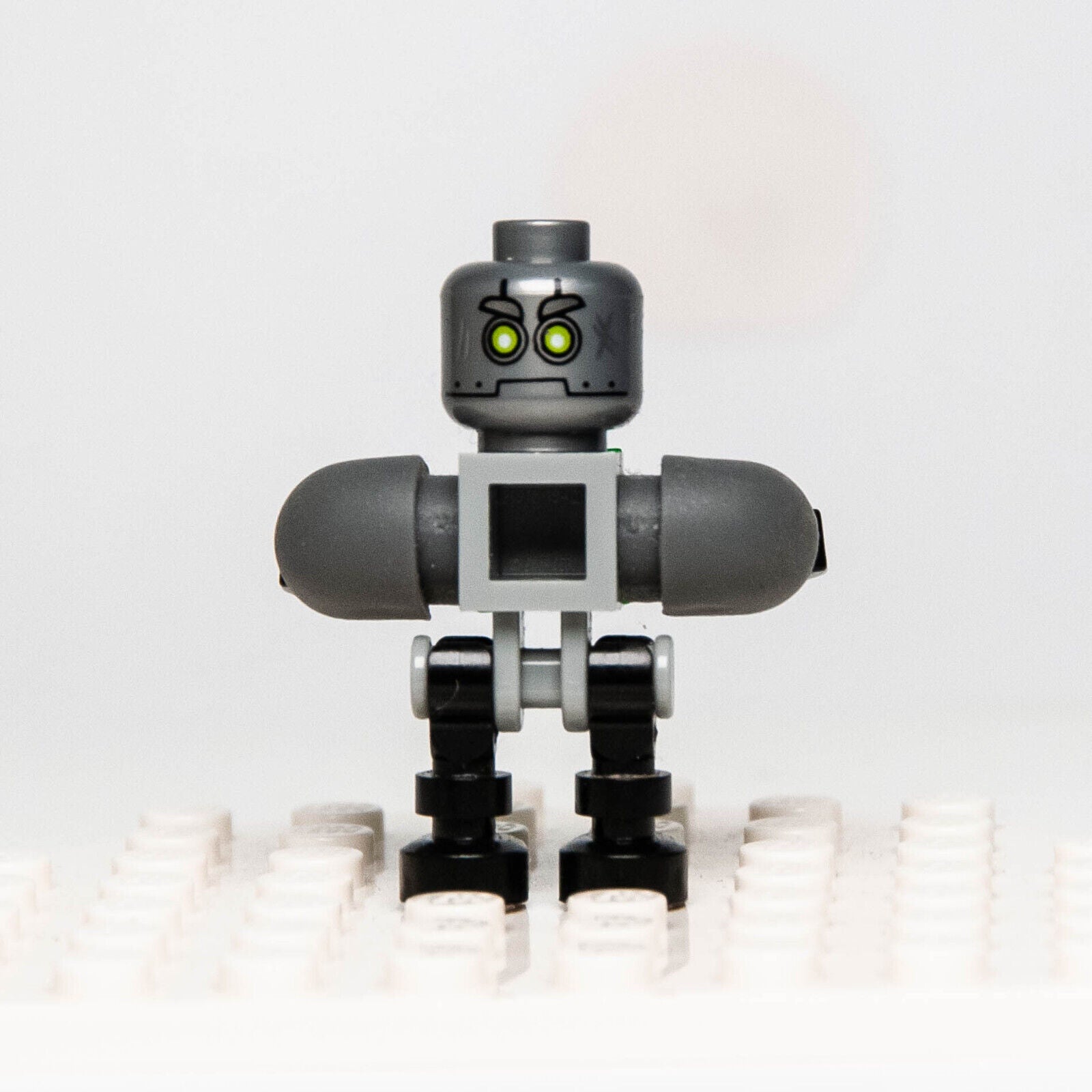 Lego Nexo Knights Minifigure - CyberByter Bot (nex132) 72005 72004 - StudBee