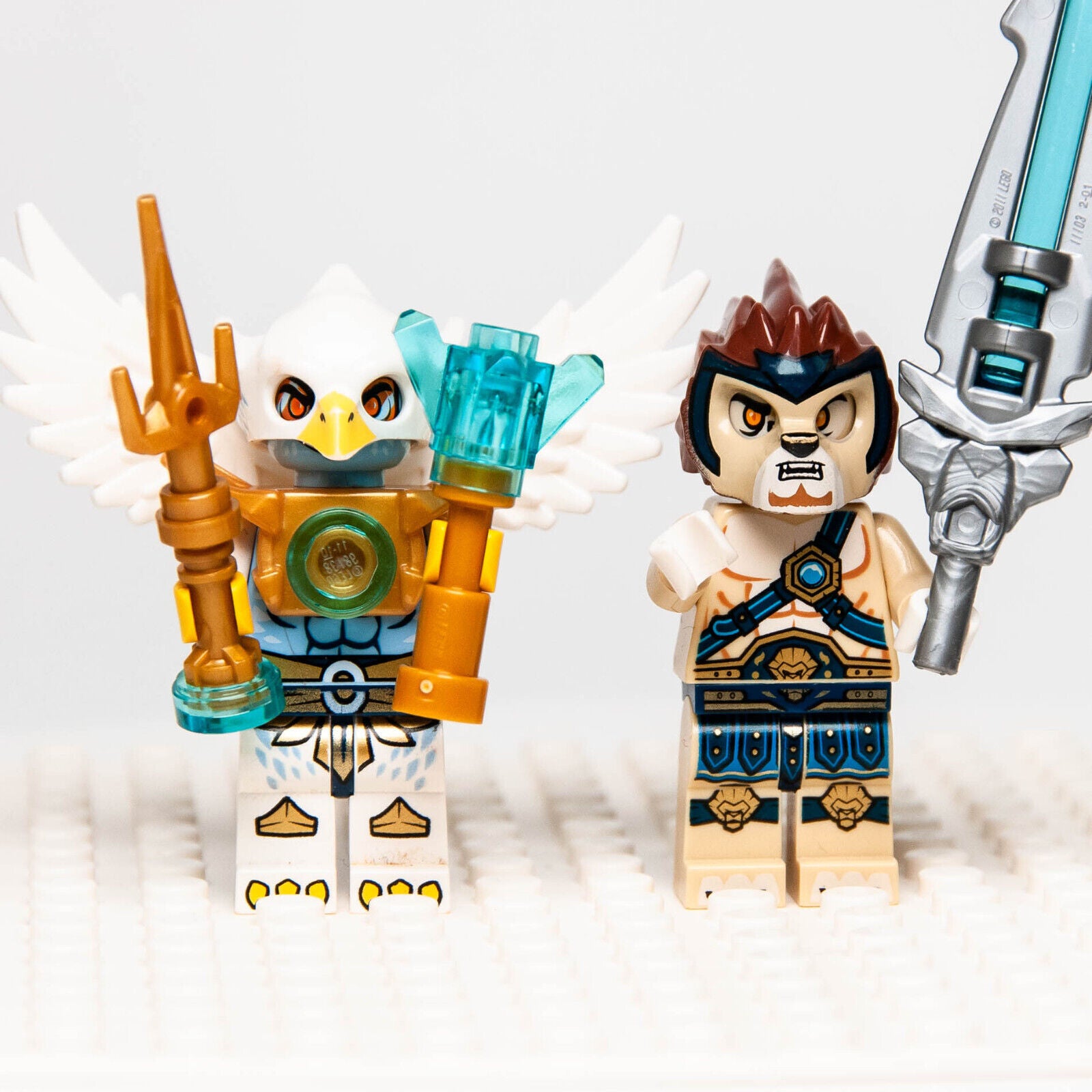 (Lot of 2) LEGO Chima Minifigures Lennox (loc003), Ewar Gold Armor (loc014) - StudBee
