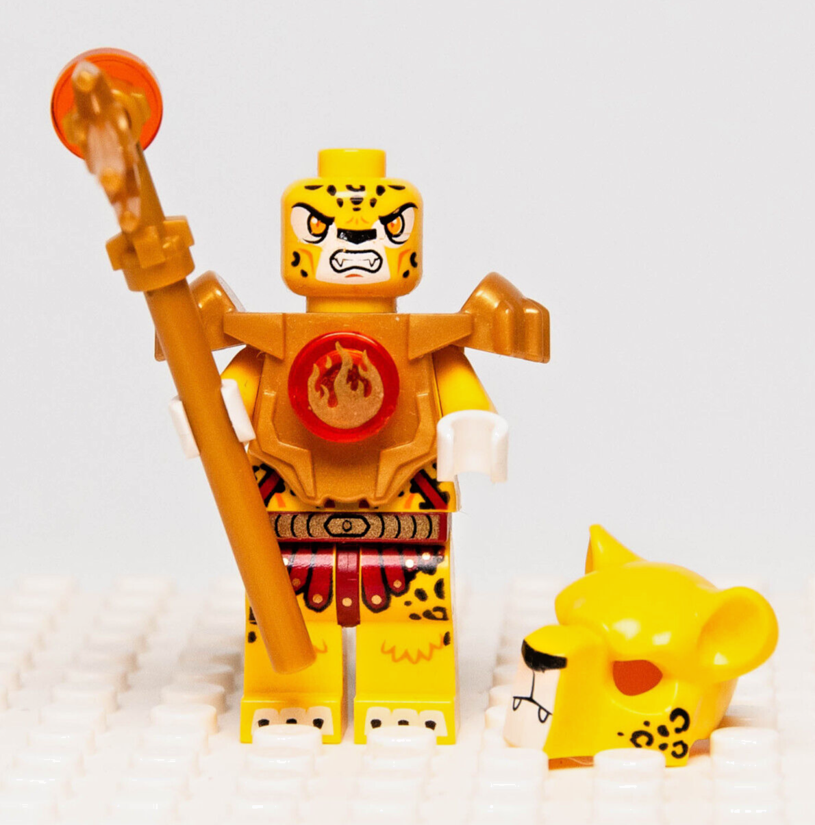 Lundor NEW LEGO Chima Minifigure: Lundor Fire Chi Heavy Armor (loc081) 70141