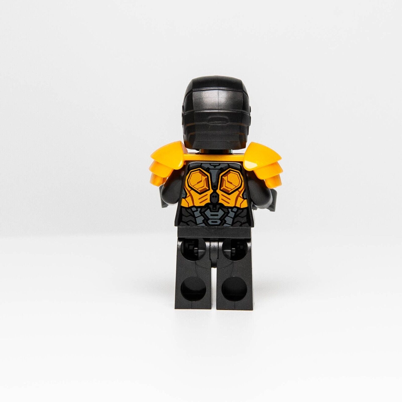 NEW LEGO Iron Man Mark 25 Armor Minifigure (sh823) 76216 Marvel - StudBee