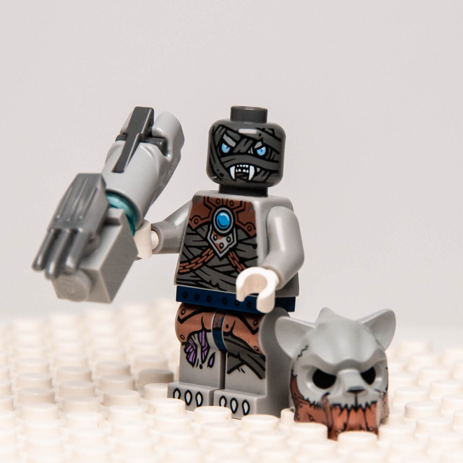 LEGO Chima Saber-Tooth Tiger Warrior 1 (loc125) Minifigure - StudBee