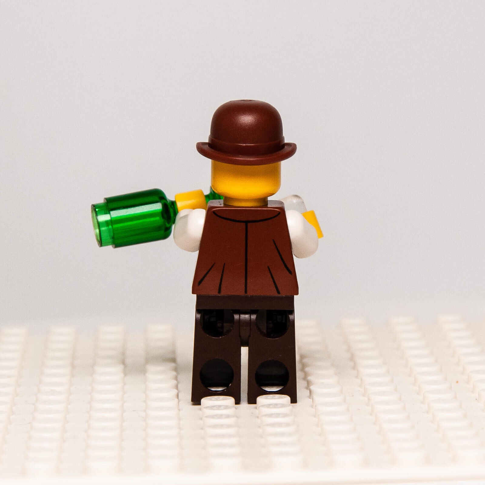 The LEGO Movie Minifigure - Sudds Backwash (tlm036) -  70812 Western Bartender - StudBee