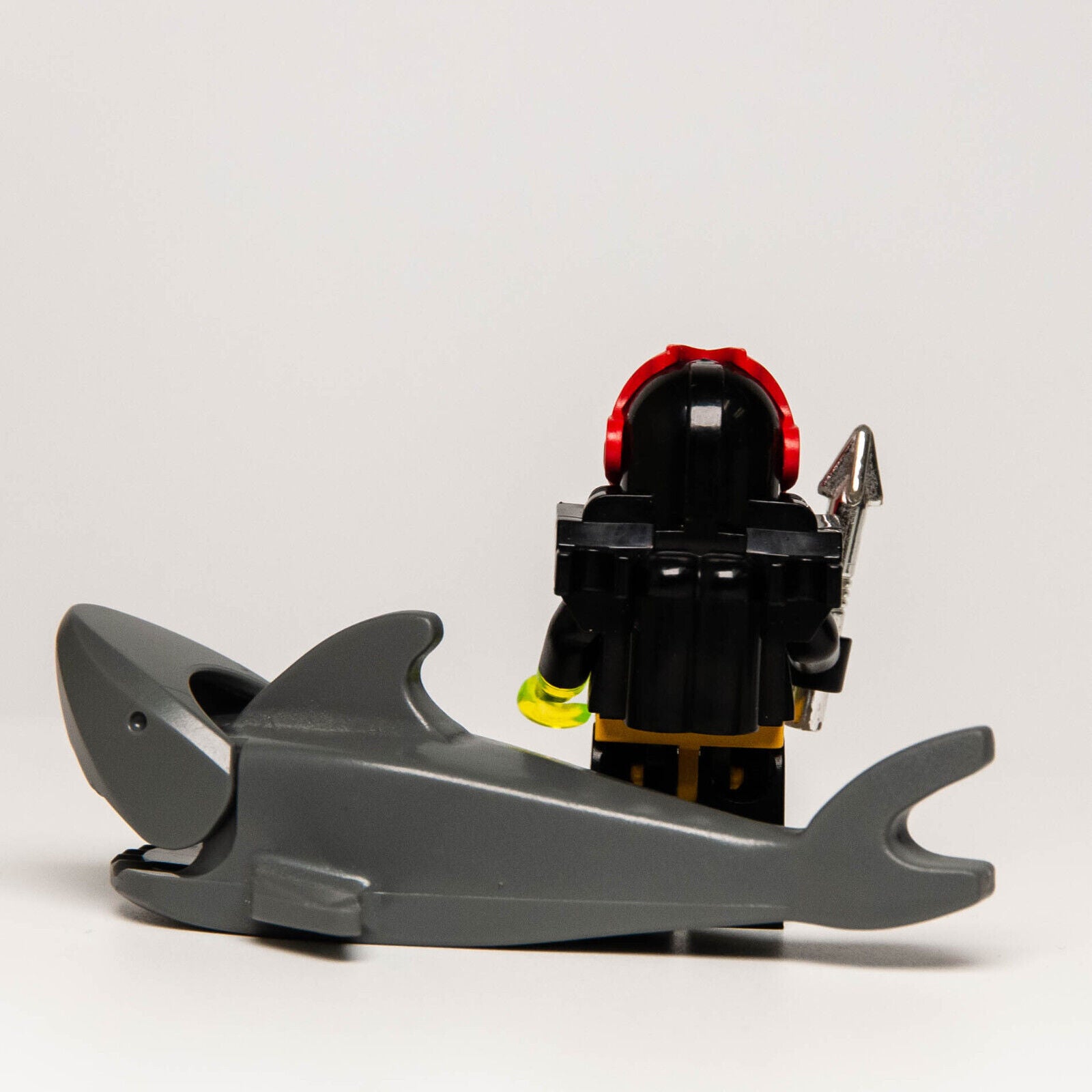 Lego Aquazone Minifigure - Aquashark 2 w/ Shark (aqu007) 6104 6190 6135 Diver - StudBee