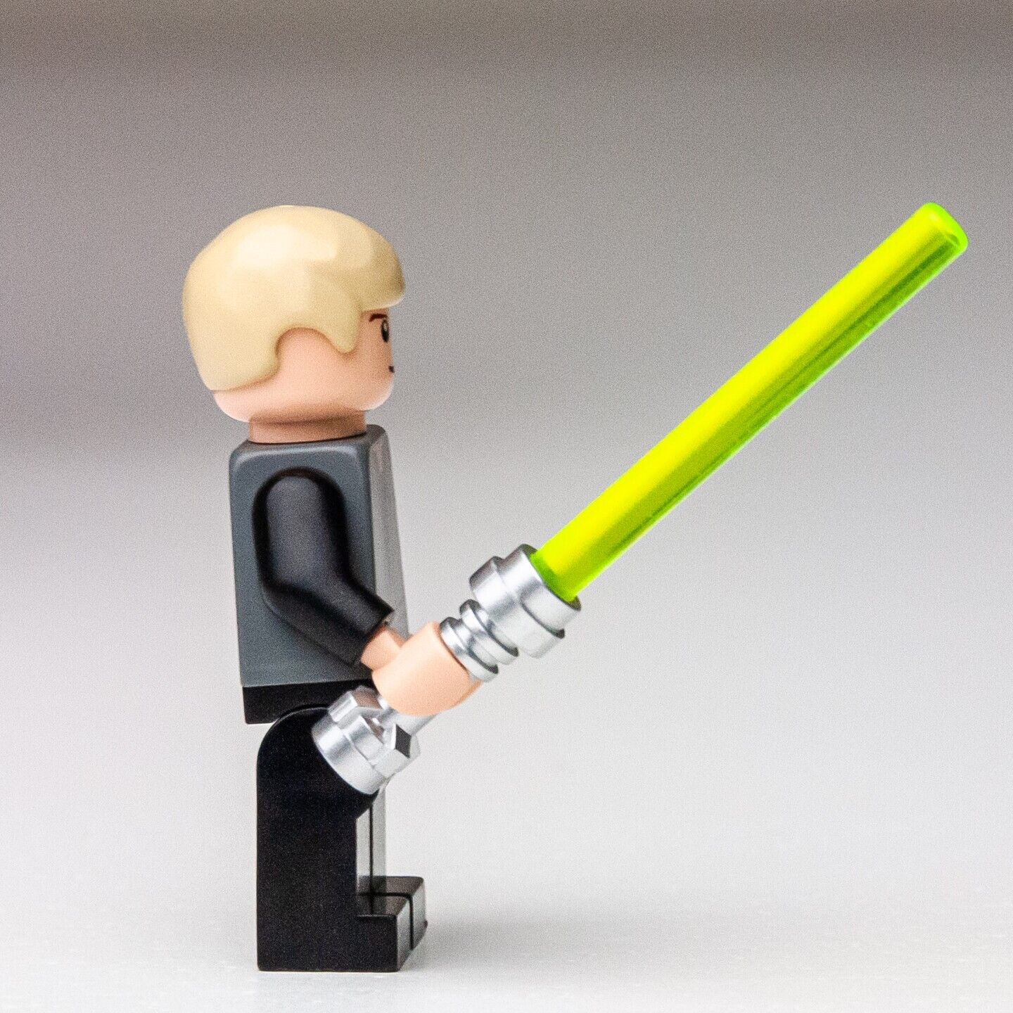 LEGO Luke Skywalker (Dark Bluish Gray Jedi Robe) Minifigure (sw0395) 9496 Skiff - StudBee