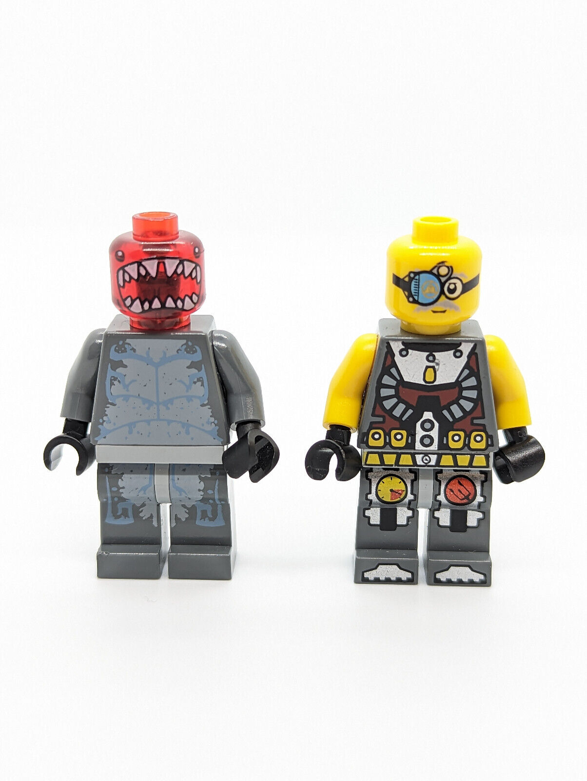 LEGO Atlantis Deep Sea: Hammerhead, Diver & Gold Breastplate Treasure 7984 (atl - StudBee