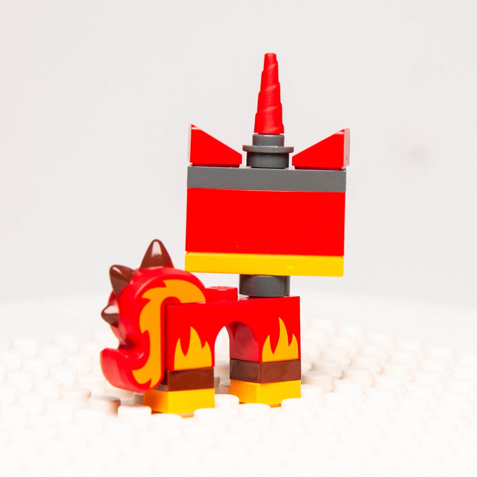 NEW LEGO Movie 2 Minifigure - Unikitty Calm Down Kitty (tlm190) 70837 - StudBee