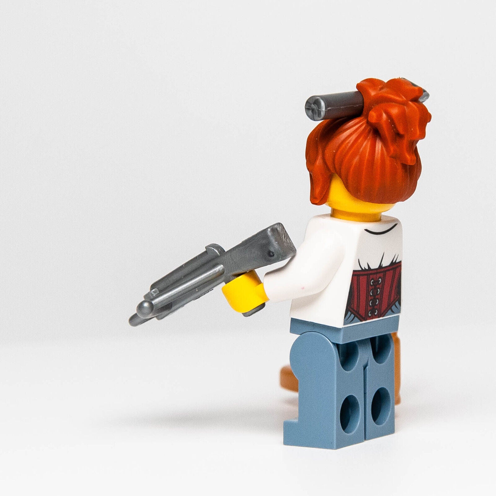 LEGO Minifigure Ann Lee (mof002) Monster Fighters w/ Crossbow & Crystal - StudBee