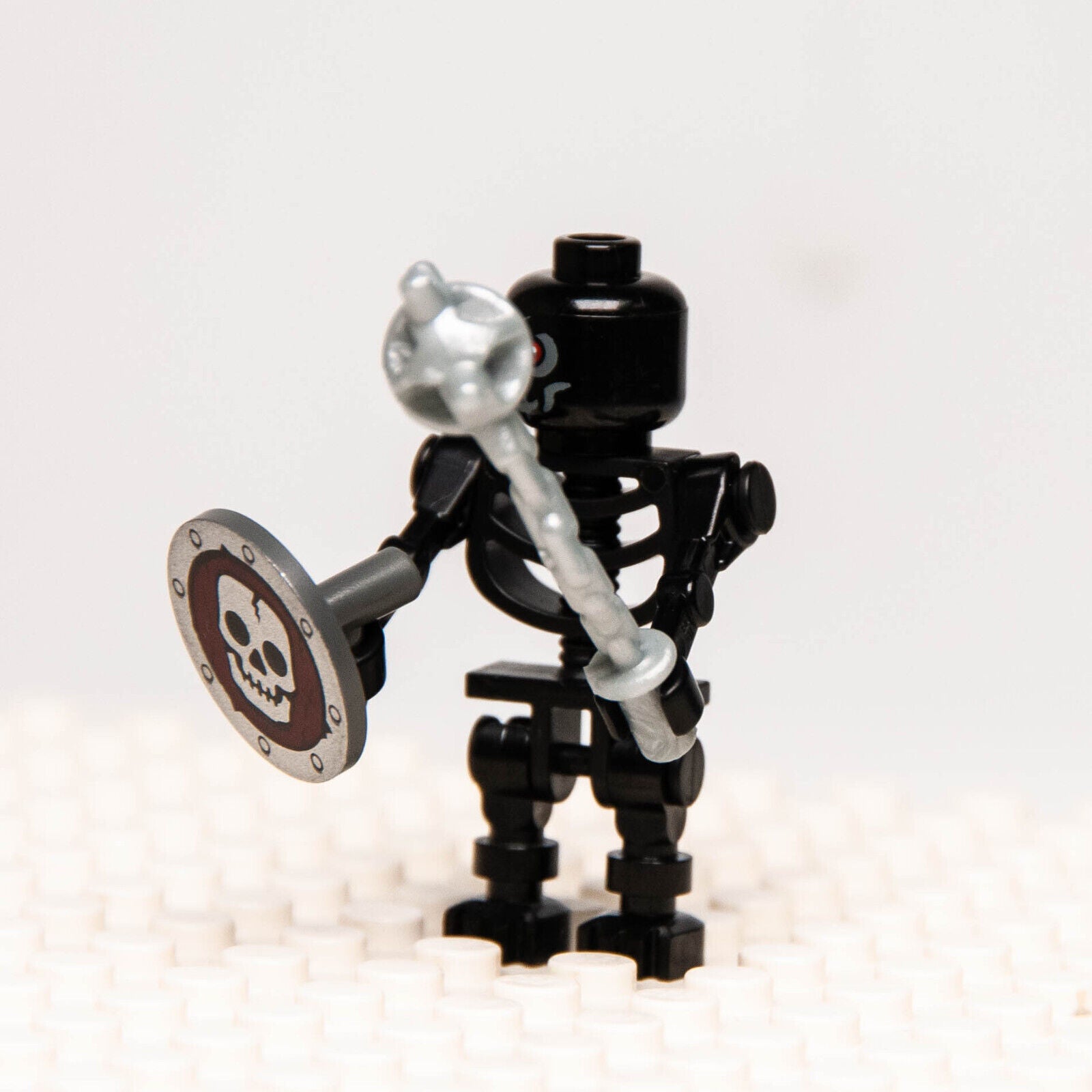 LEGO Fantasy Era Castle Minifigure: Black Skeleton Warrior Red Eyes 7094 (cas327 - StudBee