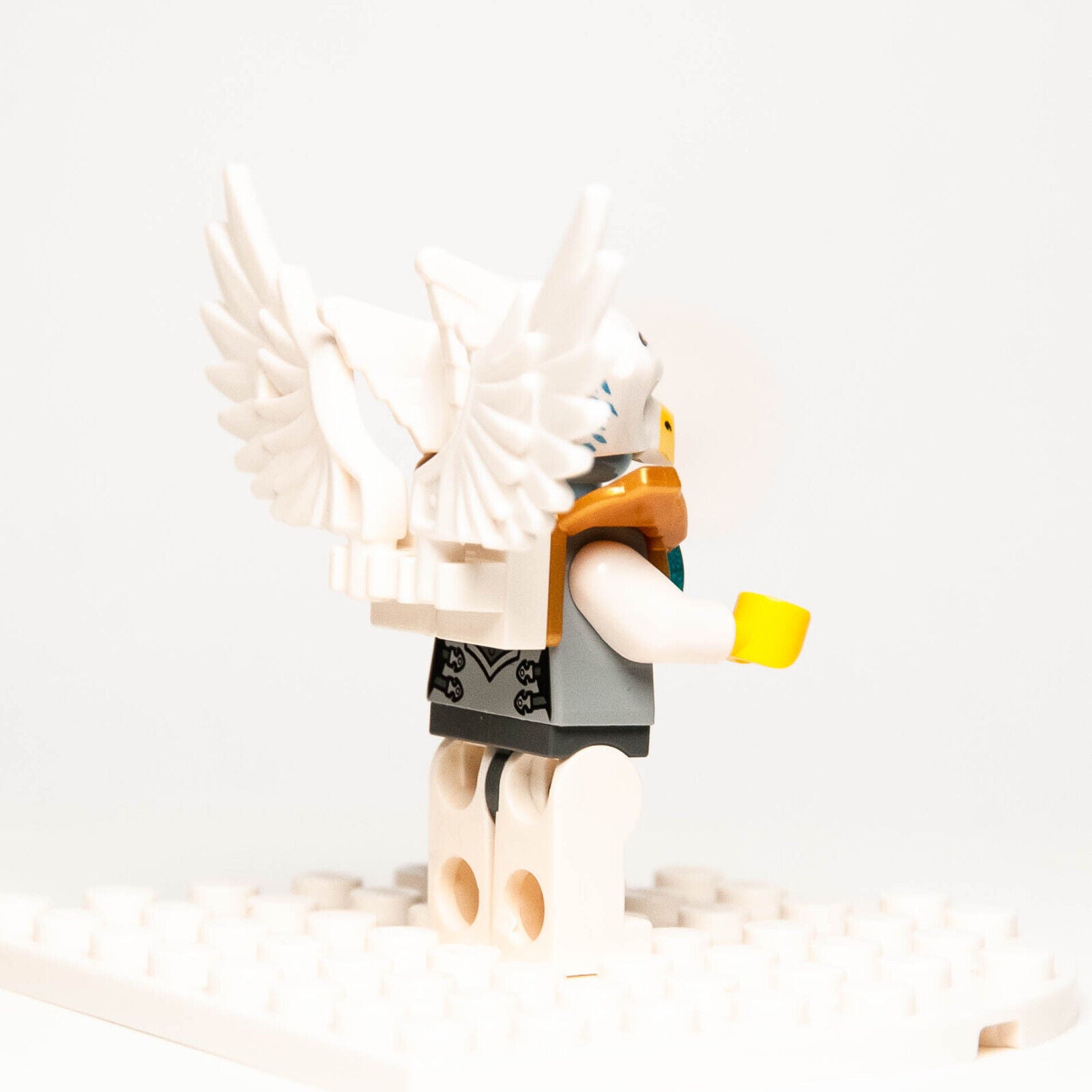 LEGO Chima Eagle Minifigure - Eris in Silver Outfit (loc071) 70133 70139 - StudBee