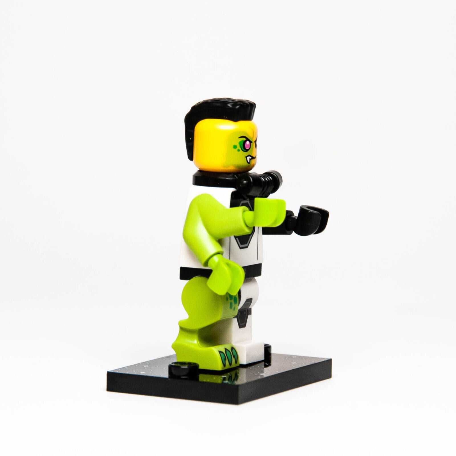 LEGO Space CMF 26 Minifigure: Blacktron Mutant 71046 (col26-12) col448