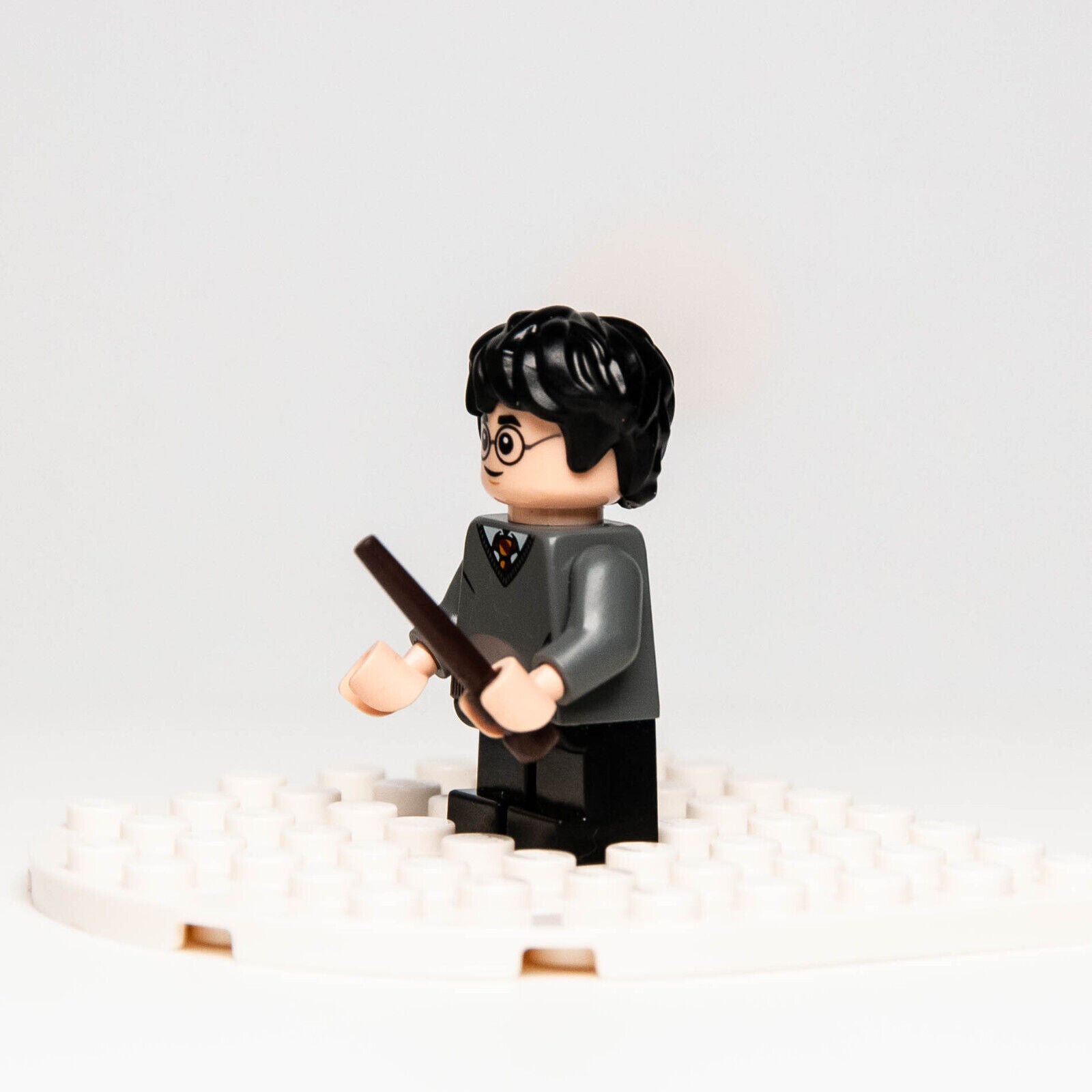 LEGO Harry Potter Minifigure in Gryffindor Sweater, Short Legs (hp150) 30407 - StudBee