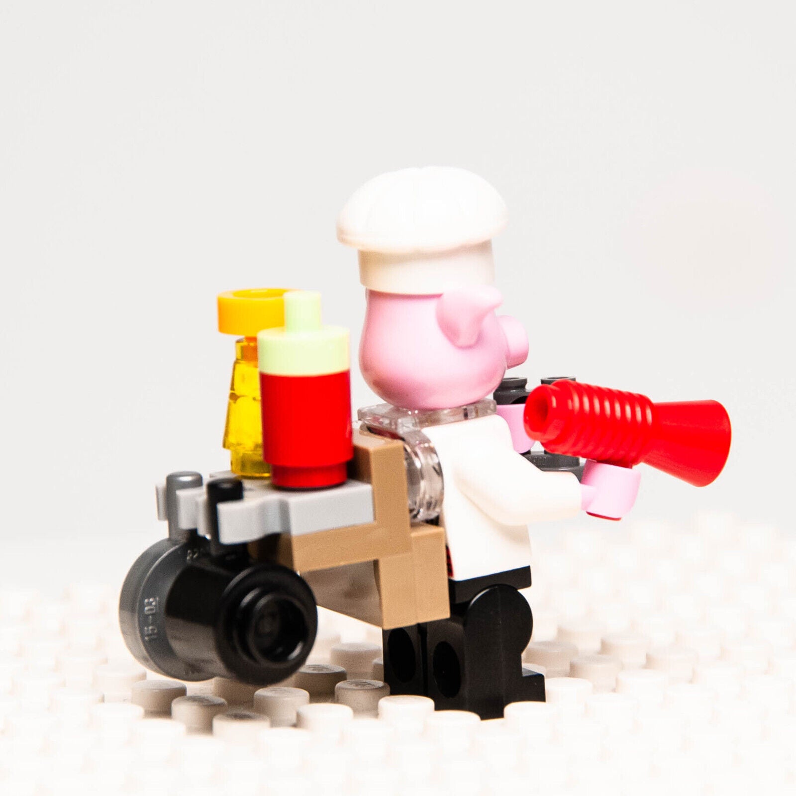 LEGO Monkie Kid Minifigure - Pigsy with Portable Kitchen (mk067) - StudBee