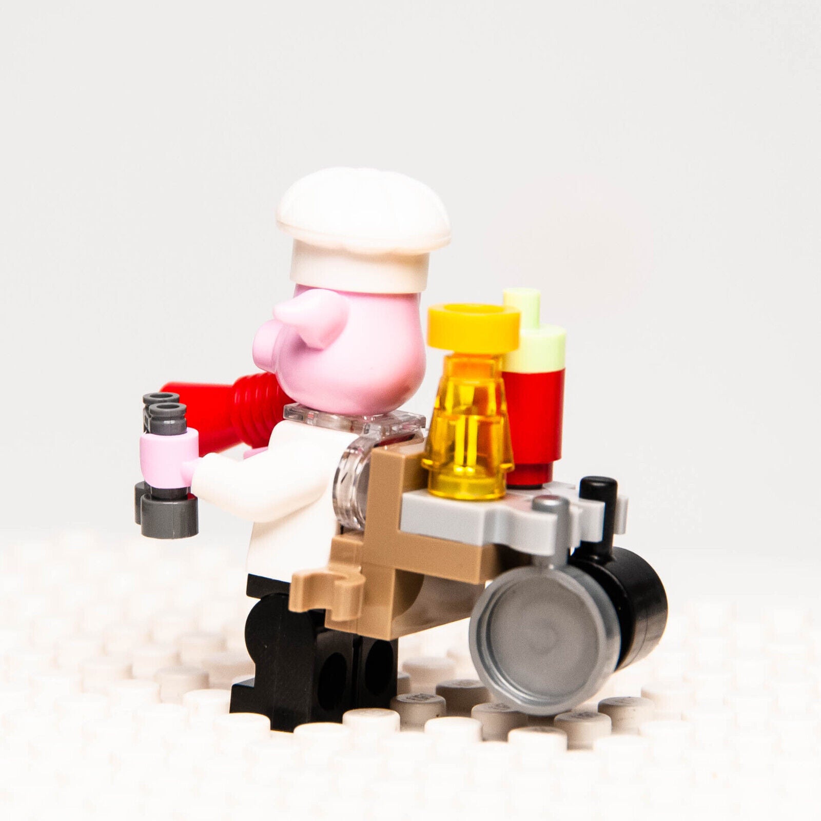 LEGO Monkie Kid Minifigure - Pigsy with Portable Kitchen (mk067) - StudBee