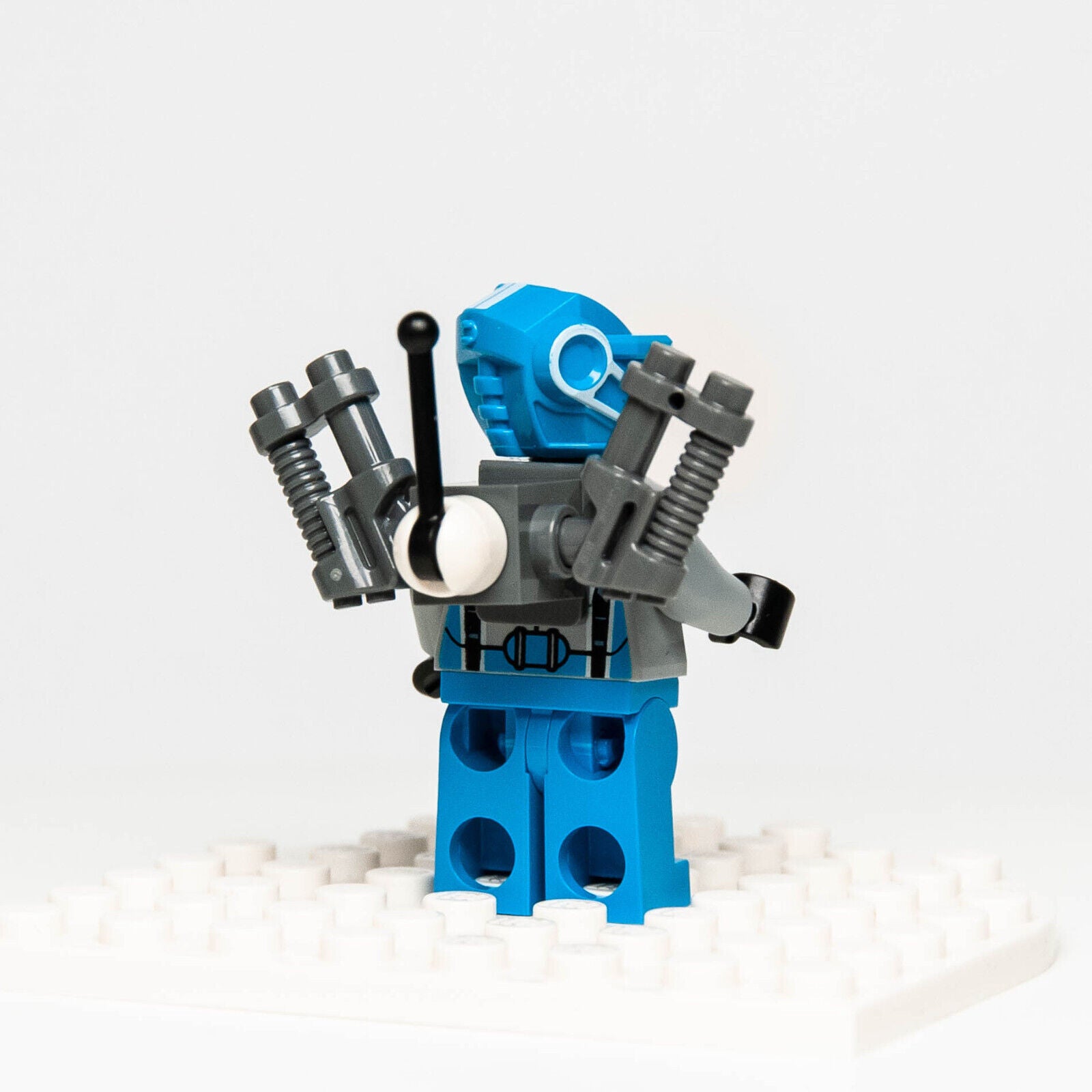 LEGO Galaxy Squad Space Minifigure - Robot Sidekick (gs004) 70709 Dark Azure - StudBee