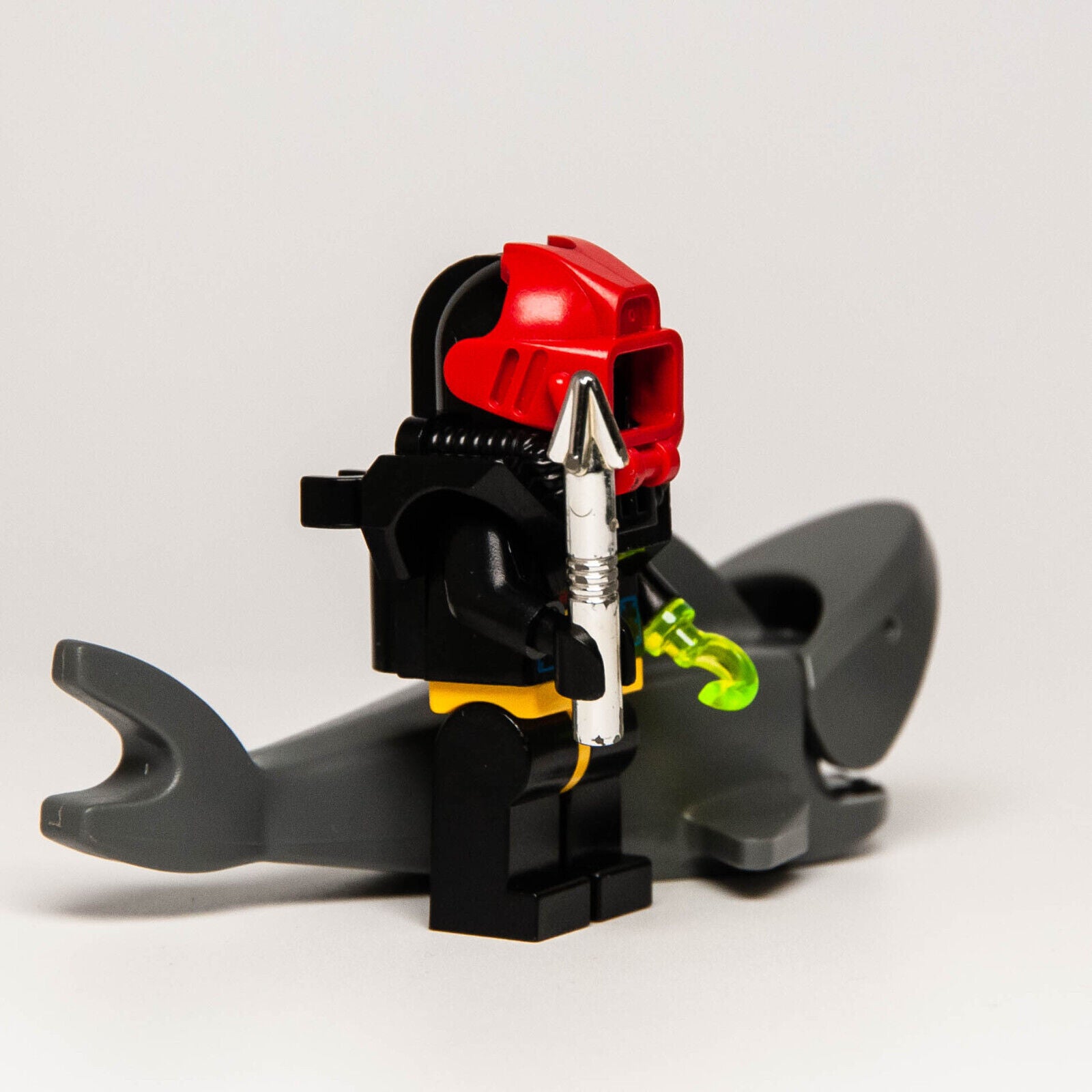 Lego Aquazone Minifigure - Aquashark 2 w/ Shark (aqu007) 6104 6190 6135 Diver - StudBee