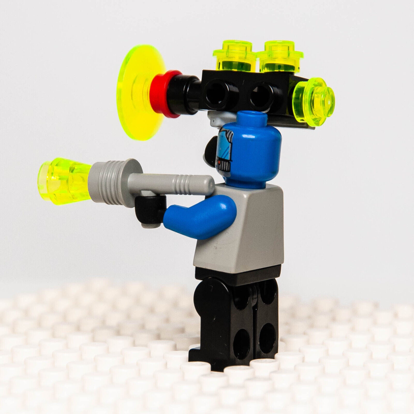 LEGO UFO Droid Blue Techdroid 1 Minifigure (sp043) Space Alien Robot 4305 - StudBee