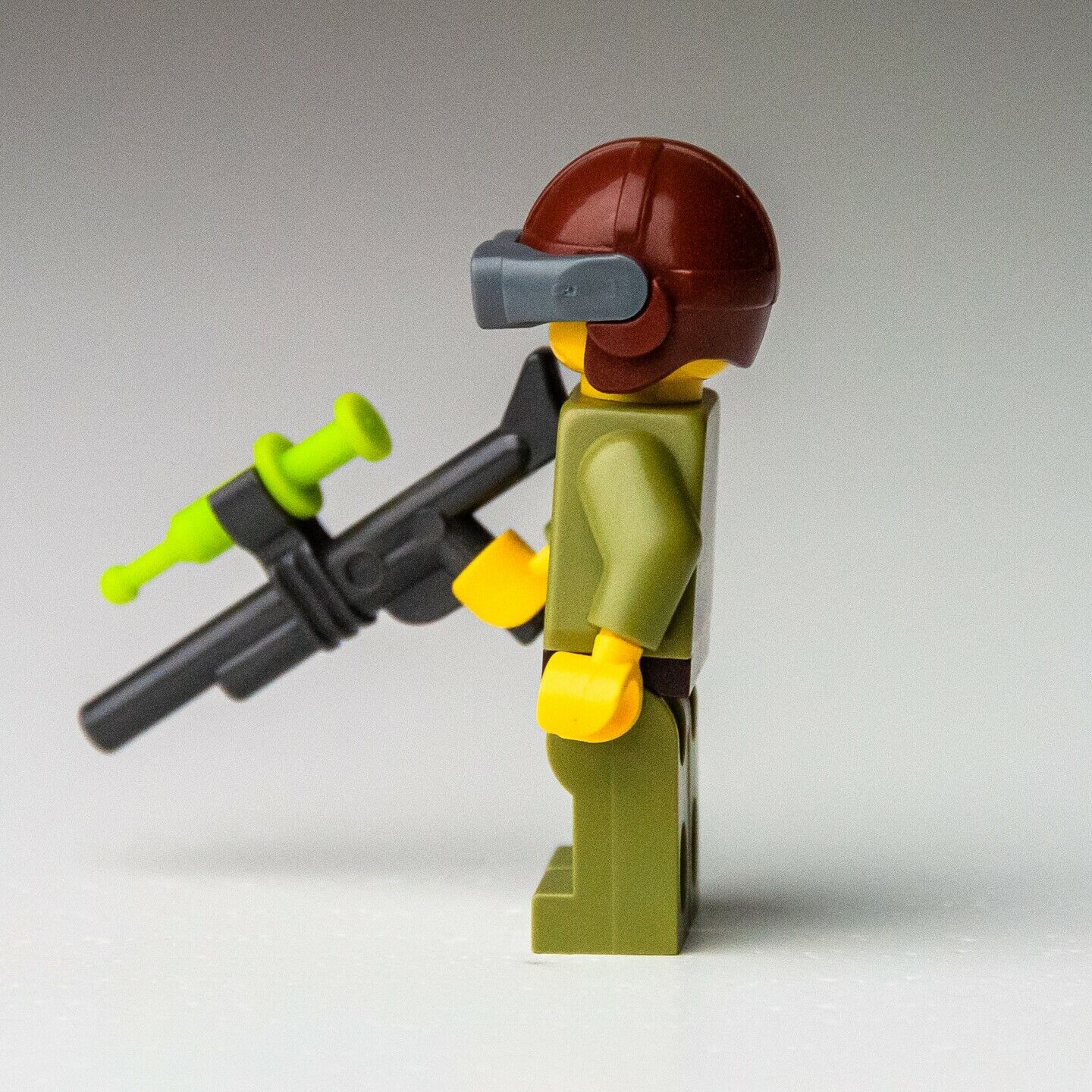 LEGO Hero - Helicopter Pilot - (dino002) Minifigure Dino Defense Jurassic - StudBee