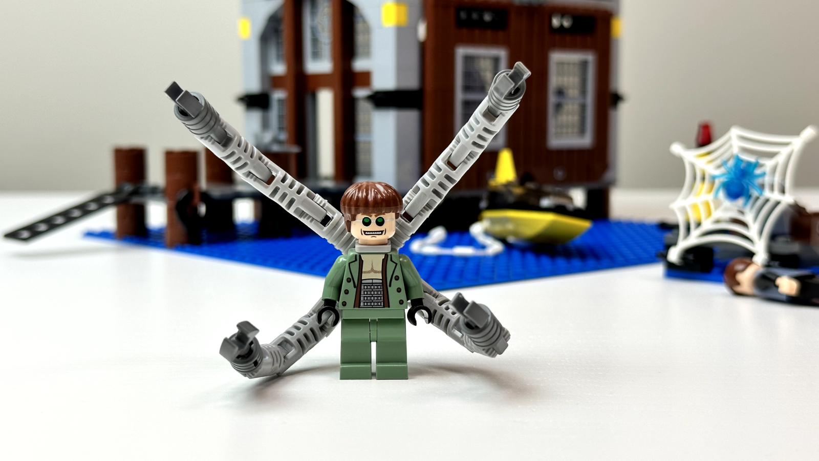 LEGO Doc Ock's Hideout 4856 Marvel Spider-Man COMPLETE w/ Manual & New Stickers - StudBee