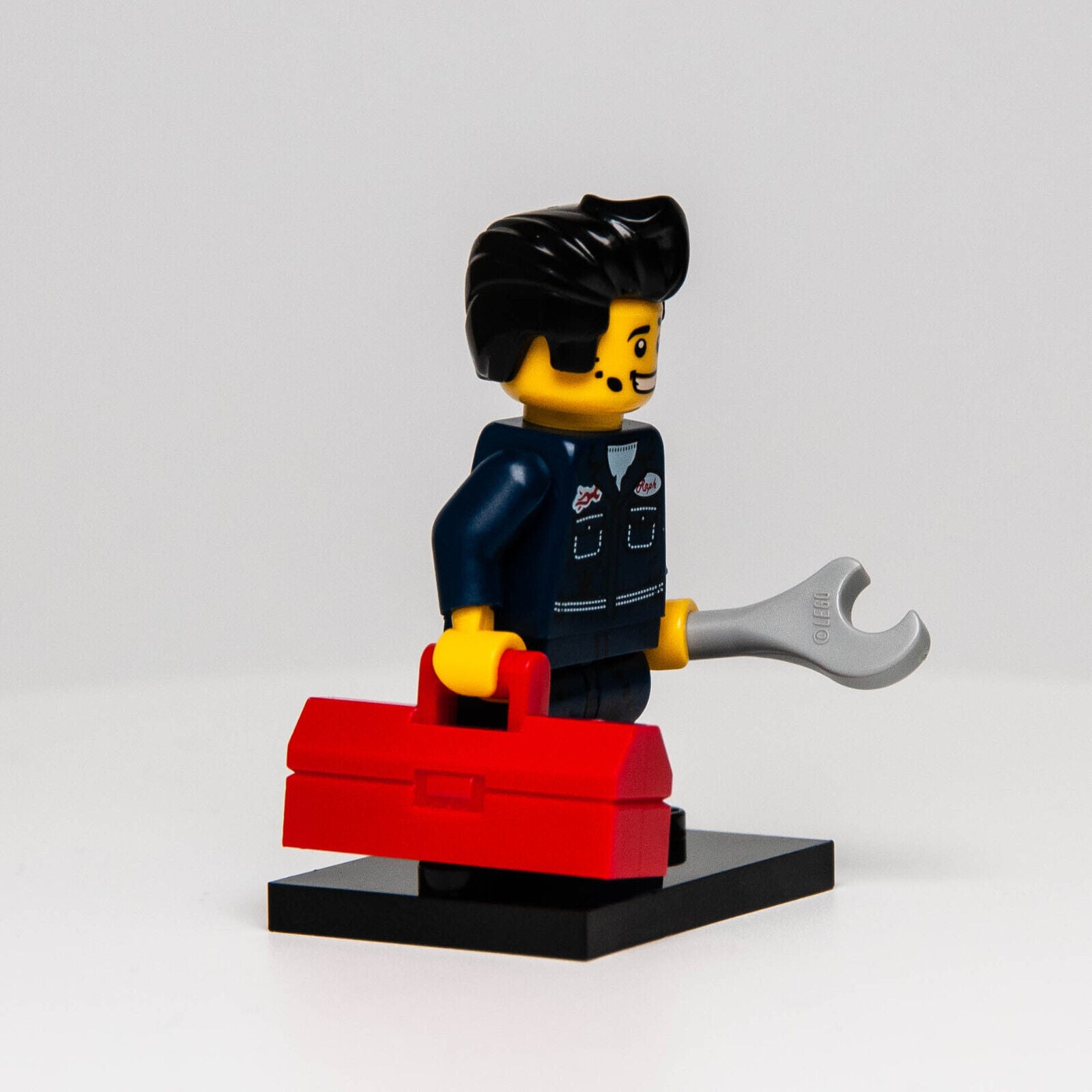 Lego CMF Series 6 Minifigure - Mechanic w/ Toolbox Wrench (col6-15) 8827 col095 - StudBee