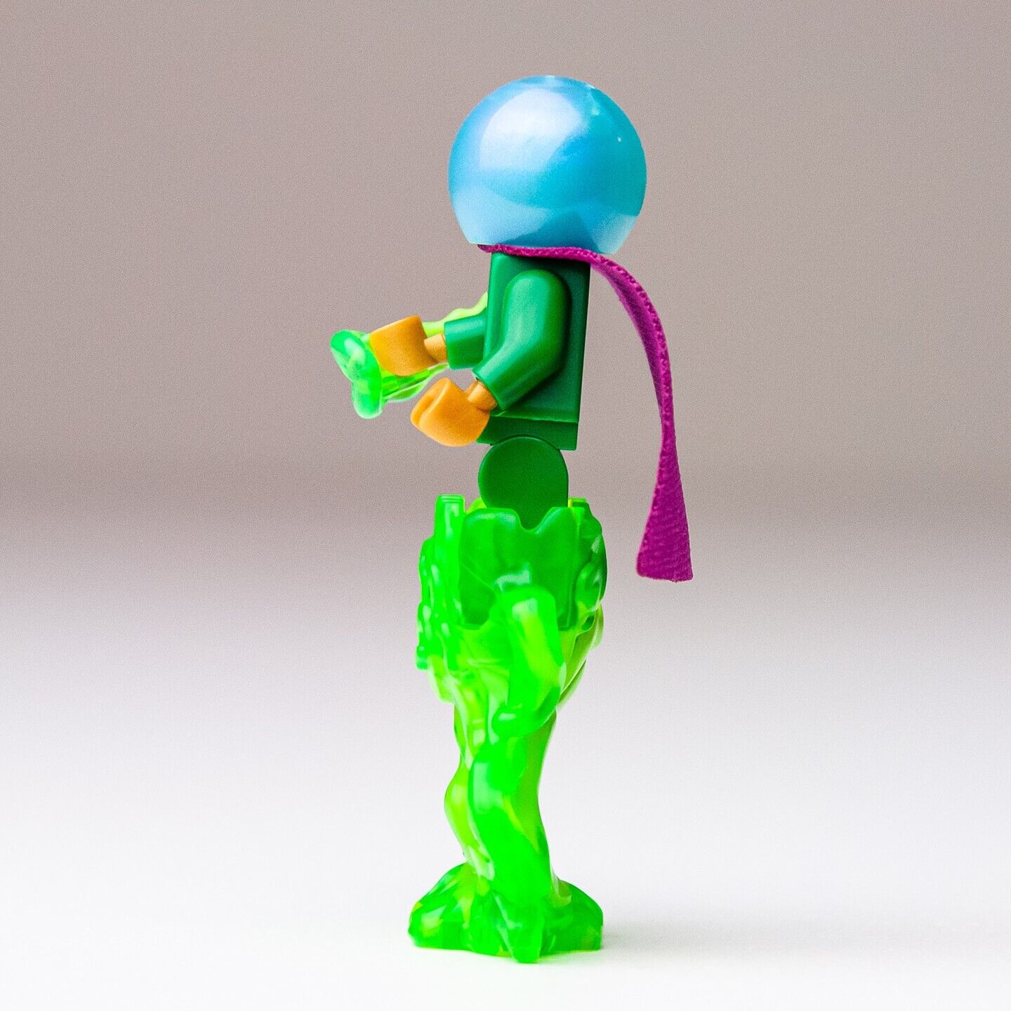 New LEGO Minifigure - Mysterio Light Gray Head - Marvel Spider Man 76174 (sh681) - StudBee