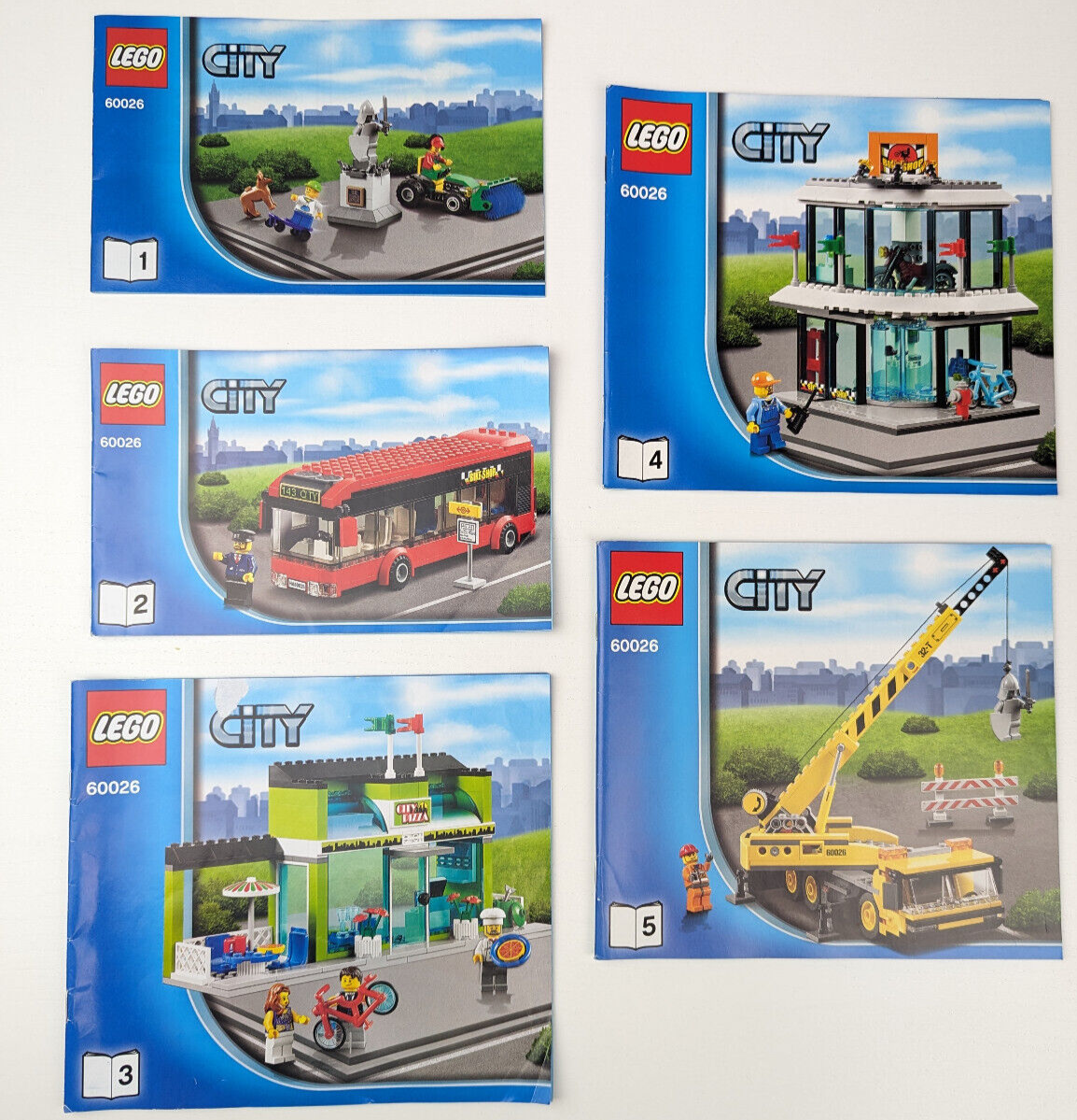 LEGO CITY: Town Square (60026) 100% Complete w/ Box, Instructions - StudBee