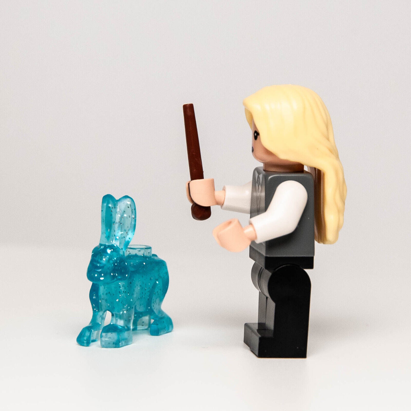 New LEGO Luna Lovegood & Hare Patronus Gryffindor Minifigure - 75966 (hp239) - StudBee