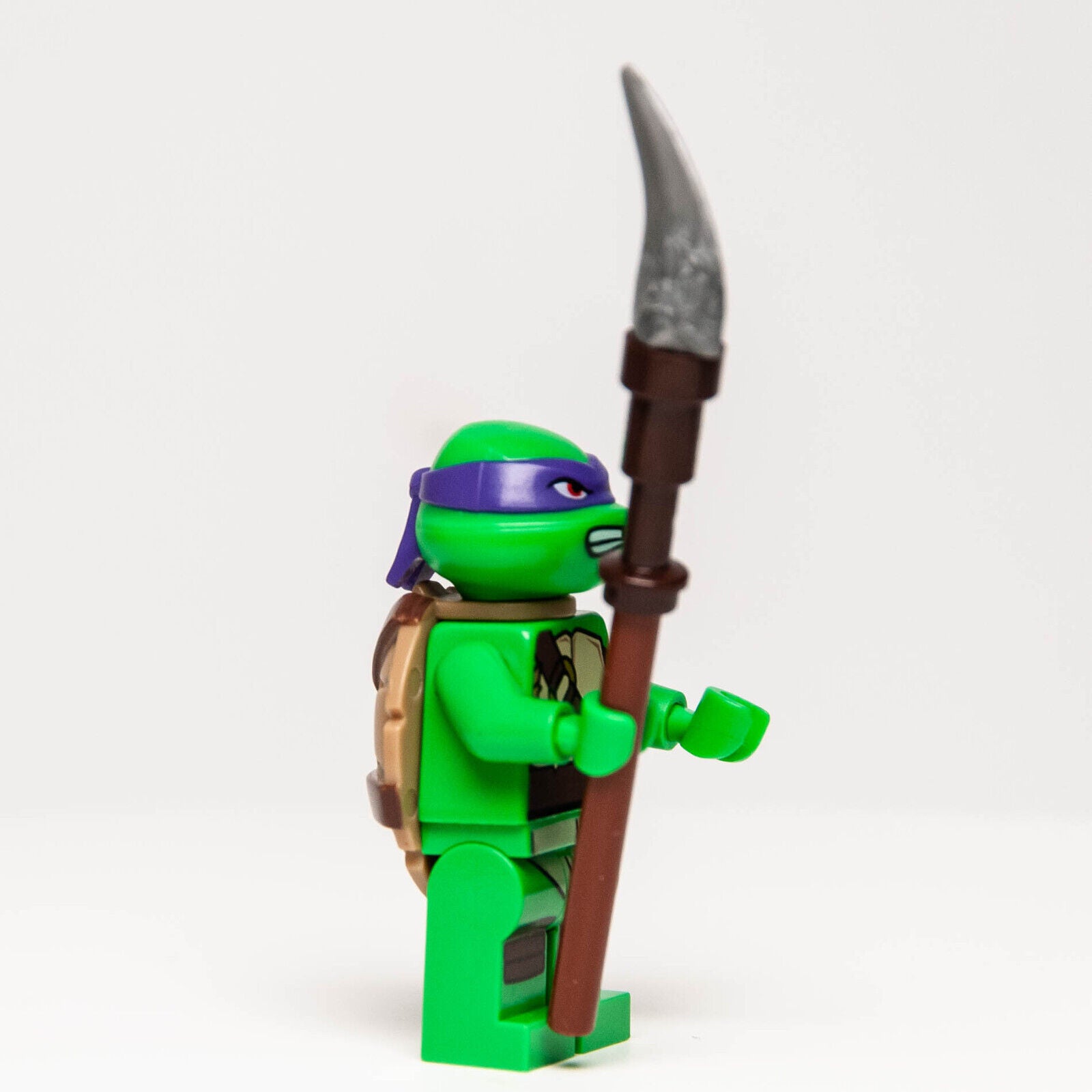 Lego TMNT Minifigure - Donatello, Gritted Teeth w/ Weapon (tnt017) 79105 - StudBee