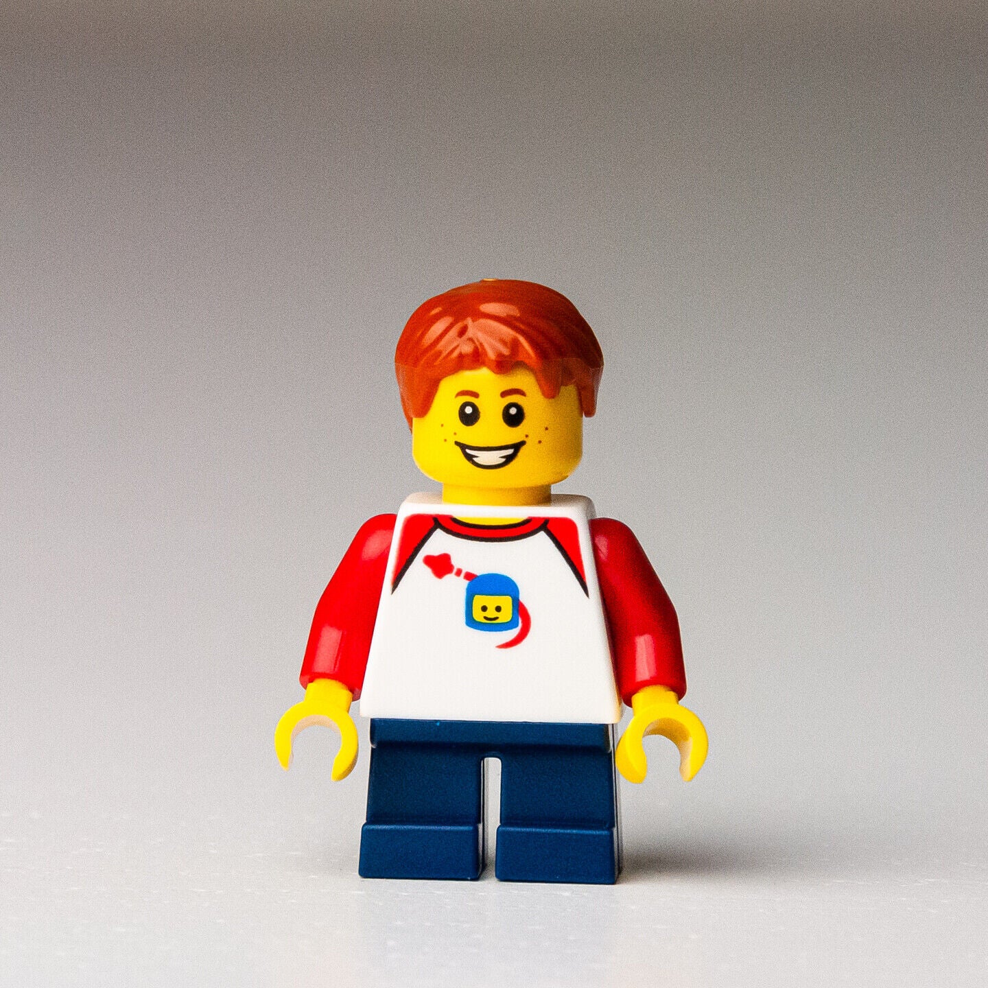 NEW LEGO Minifigure - Boy Kid in Benny Classic Space Shirt (twn397) 31108 - StudBee
