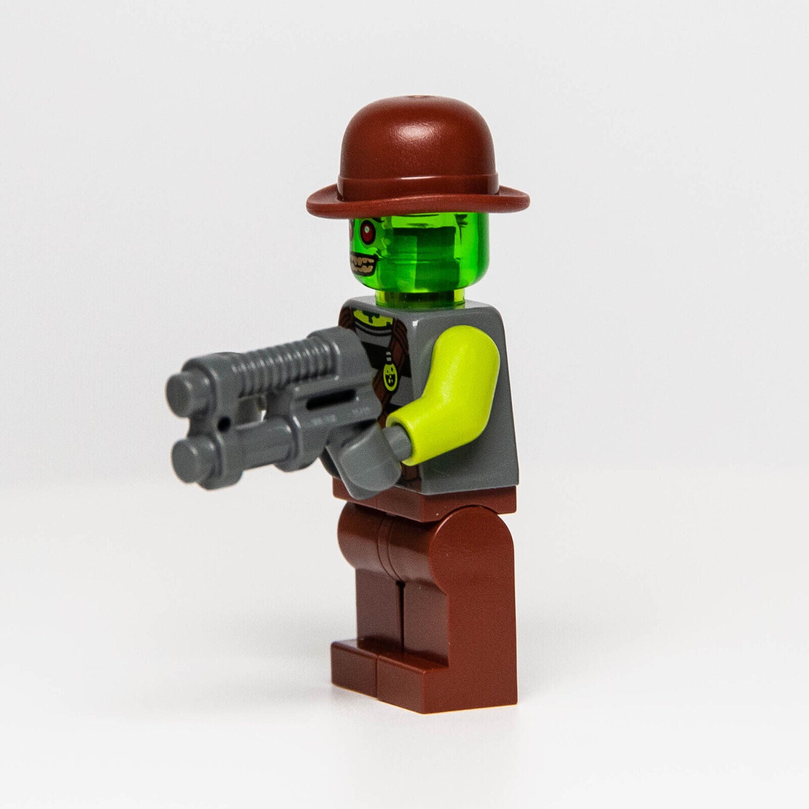 NEW LEGO Ultra Agents Villan - Retox Minifigure (uagt012)  70163 w/ Gun - StudBee