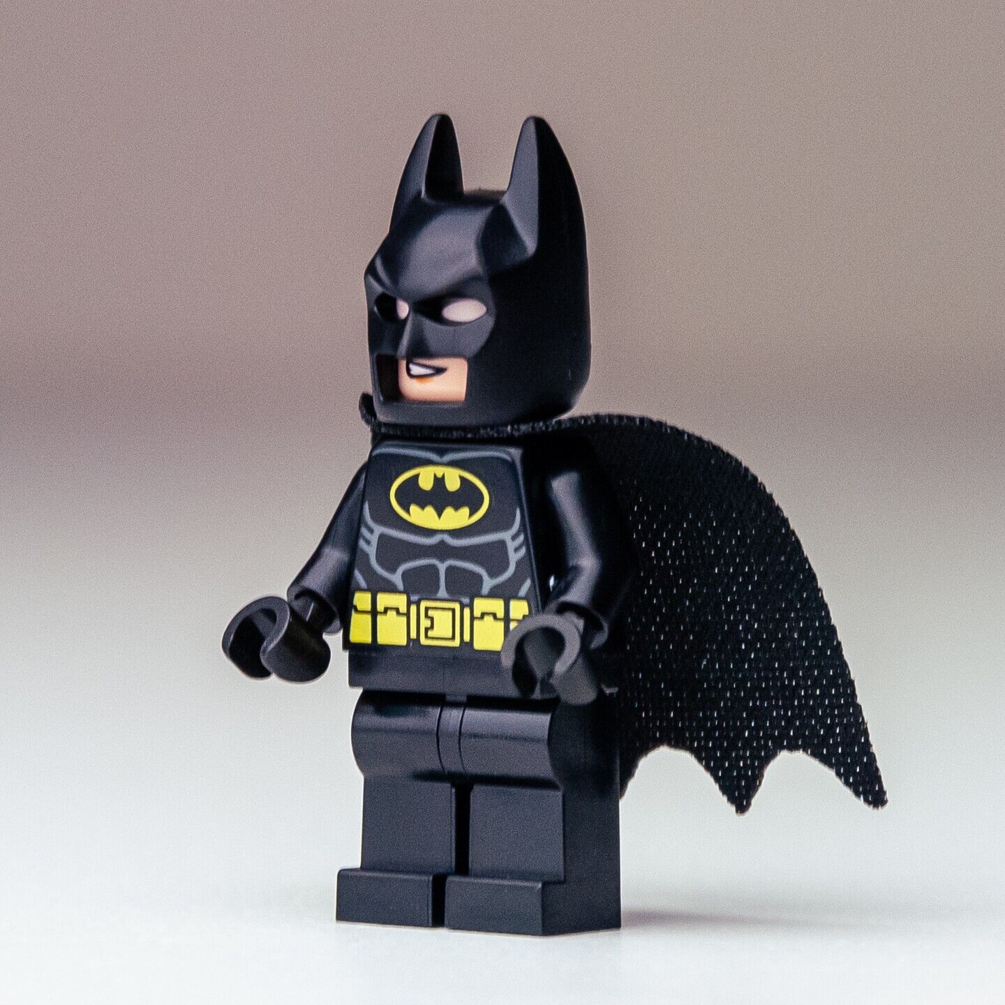 New LEGO Batman - Juniors Cap Minifigure -  Batmobile Chase - 76180 (sh513) - StudBee