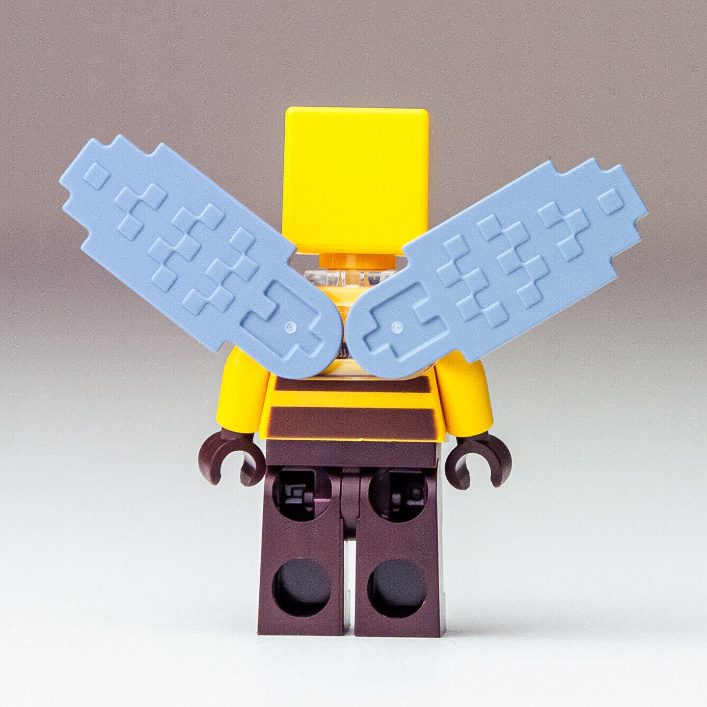 New LEGO Beekeeper Minifigure - The Bee Farm - 21165 (min091) - StudBee