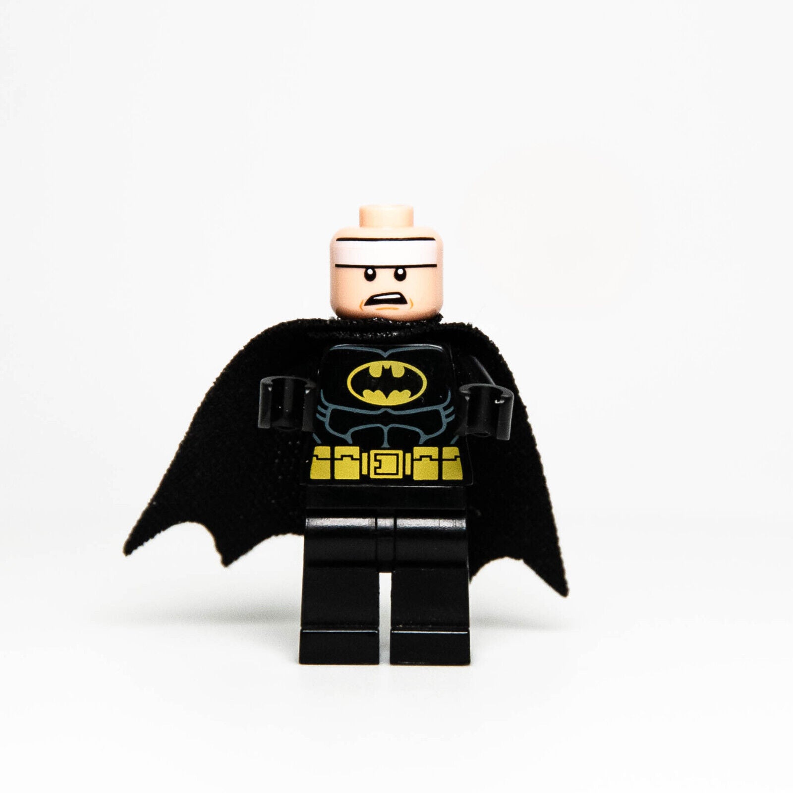 The LEGO Movie Minifigure:  Batman (sh0329) 70914 70907 70902 Worried / Squinted