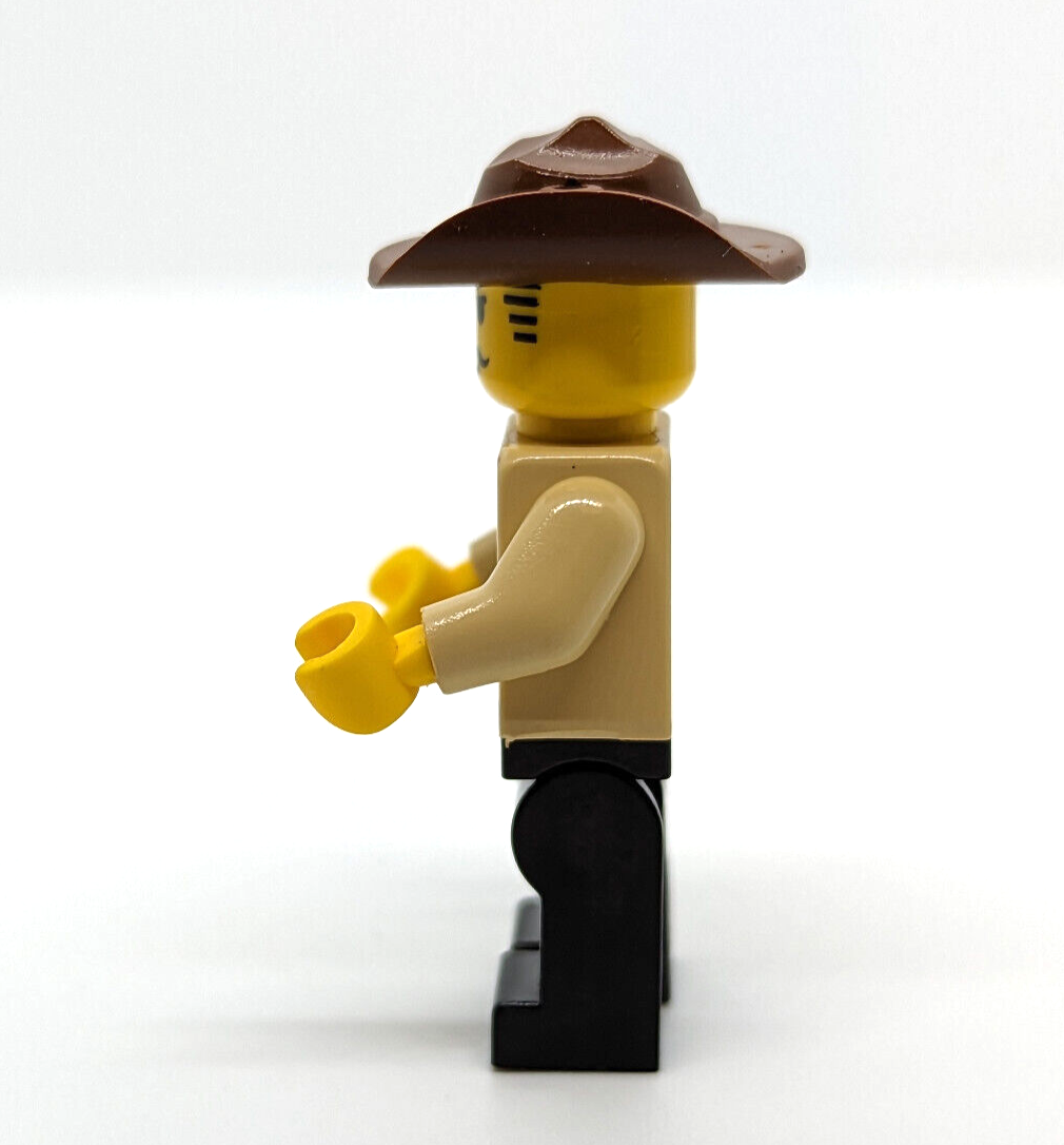 LEGO Adventurers Desert Minifigure Johnny Thunder, Hieroglyphs Map (adv010) 5988 - StudBee