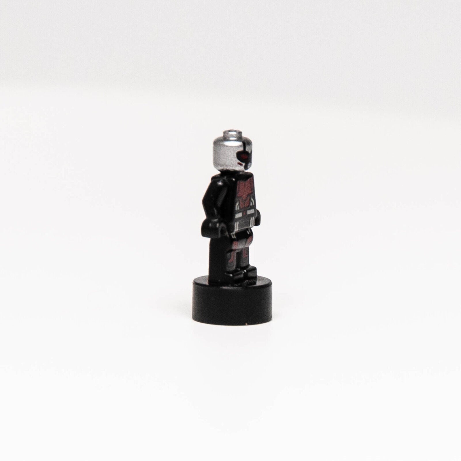 LEGO Micro Minifigure Ant-Man (Scott Lang) Original Suit 76051 (90398pb007) (sh - StudBee