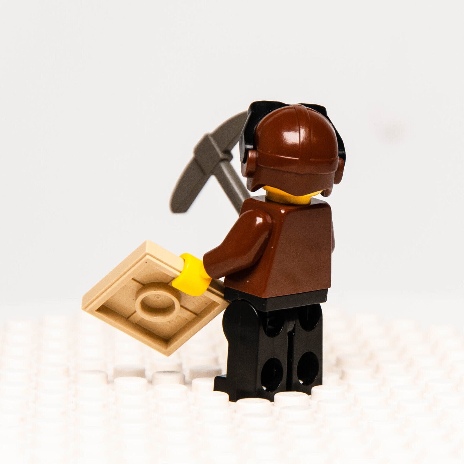 LEGO Adventurers Desert Pilot Minifigure Harry Cane Hieroglyphs Map 5988 (adv009 - StudBee