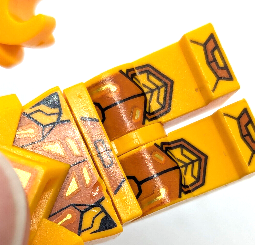 LEGO Nexo Knights Ultimate Axl Minifigure (nex053) with Shield and Axe 70336 - StudBee