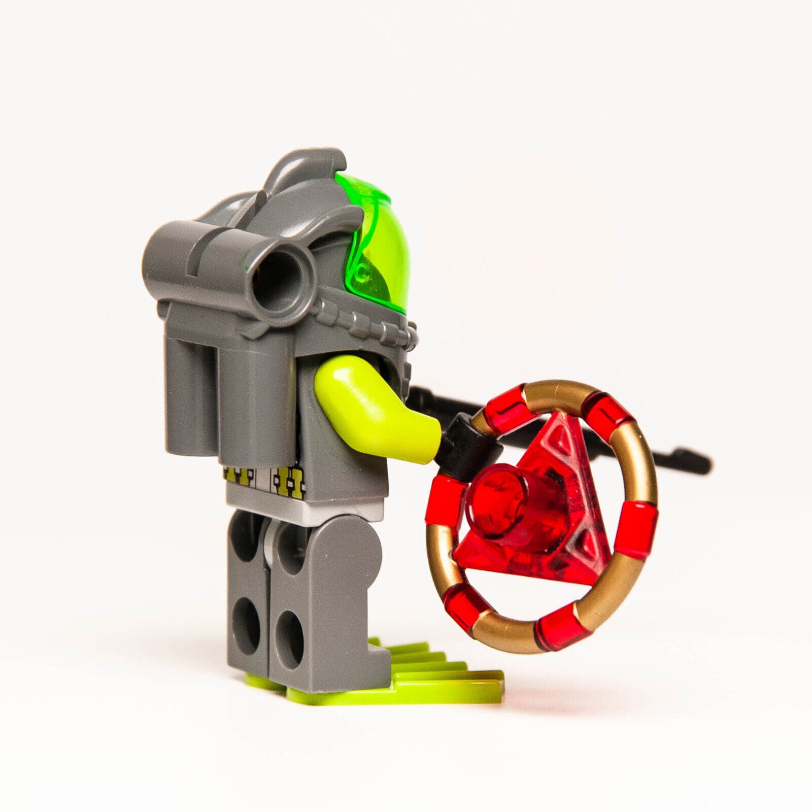 Lego Atlantis Minifigure - Bobby (atl002) with Spear Gun and Treasure Key - StudBee
