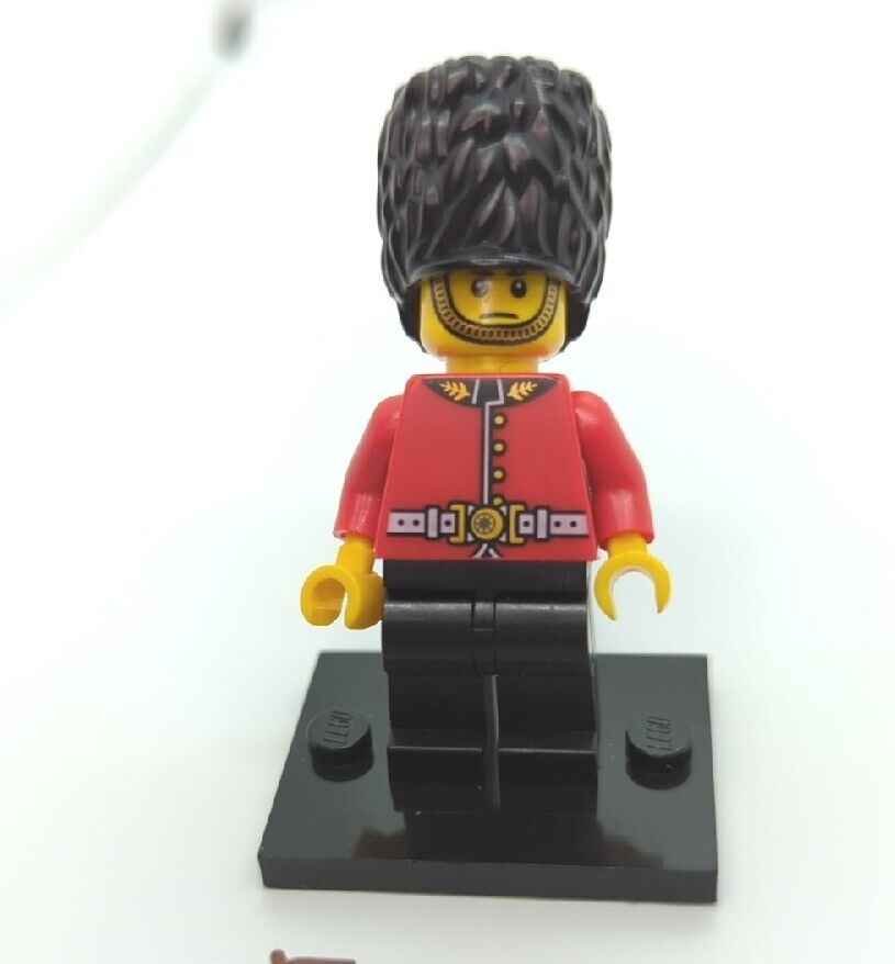 LEGO Royal Guard CMF 8805 Series 5 Minifigure England Beefeater Soldier (col05-3 - StudBee
