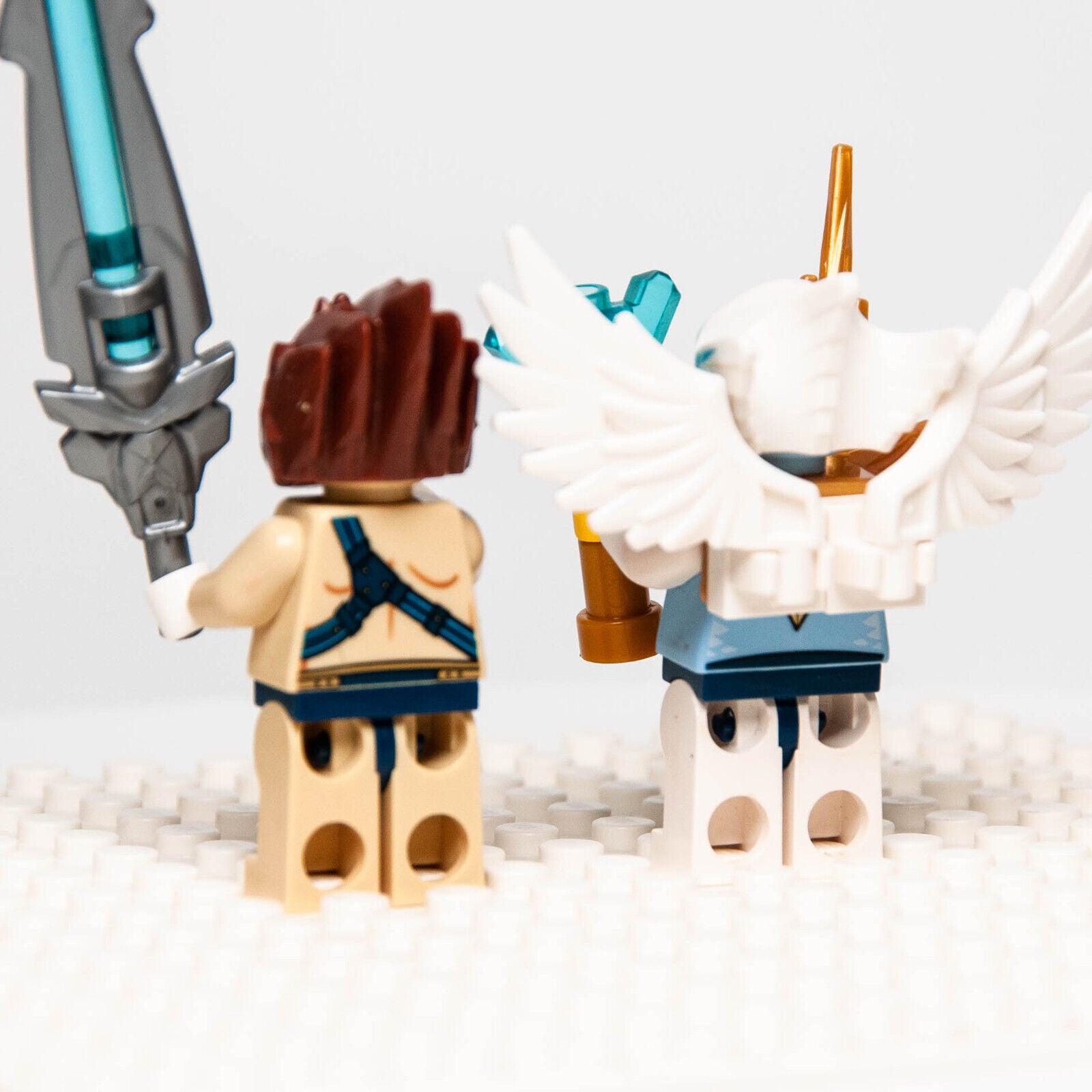 (Lot of 2) LEGO Chima Minifigures Lennox (loc003), Ewar Gold Armor (loc014) - StudBee