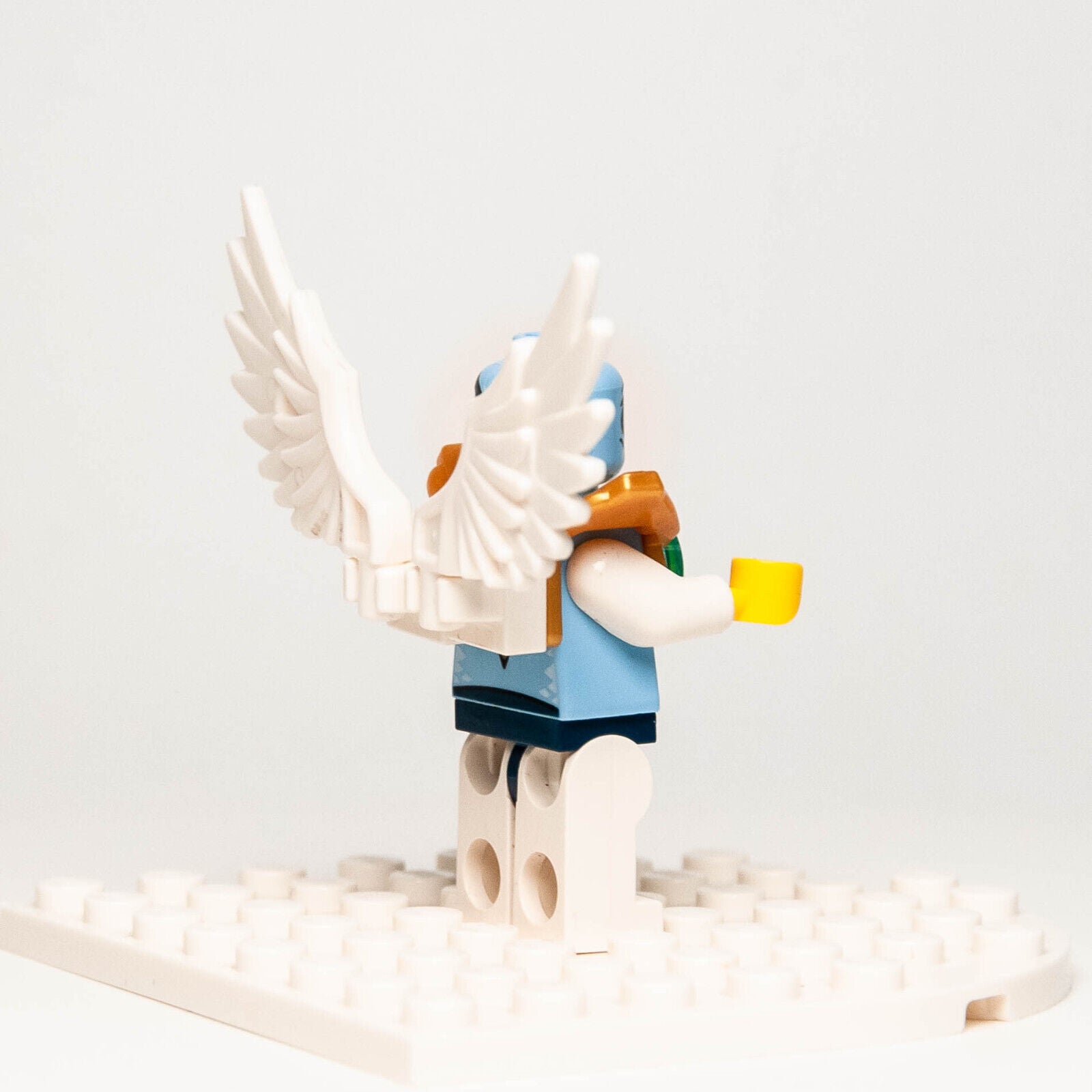 Lego Chima Minifigure: Eris Light Armor (loc005) from 70003 - StudBee