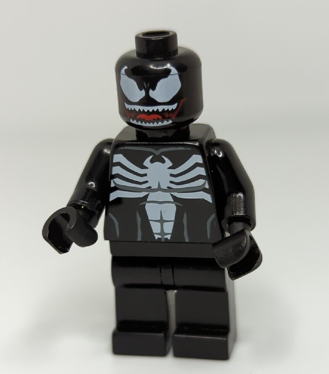 LEGO Venom - Red Mouth Minifigure - Marvel Super Heroes  (sh542) - StudBee