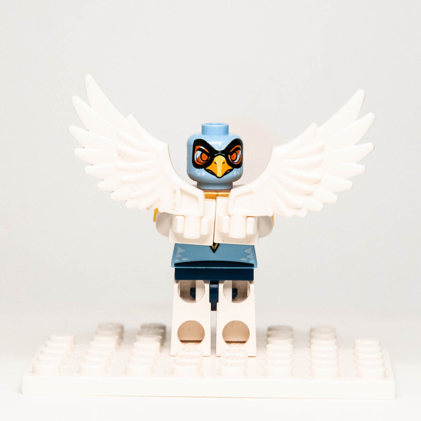 Lego Chima Minifigure: Eris Light Armor (loc005) from 70003 - StudBee