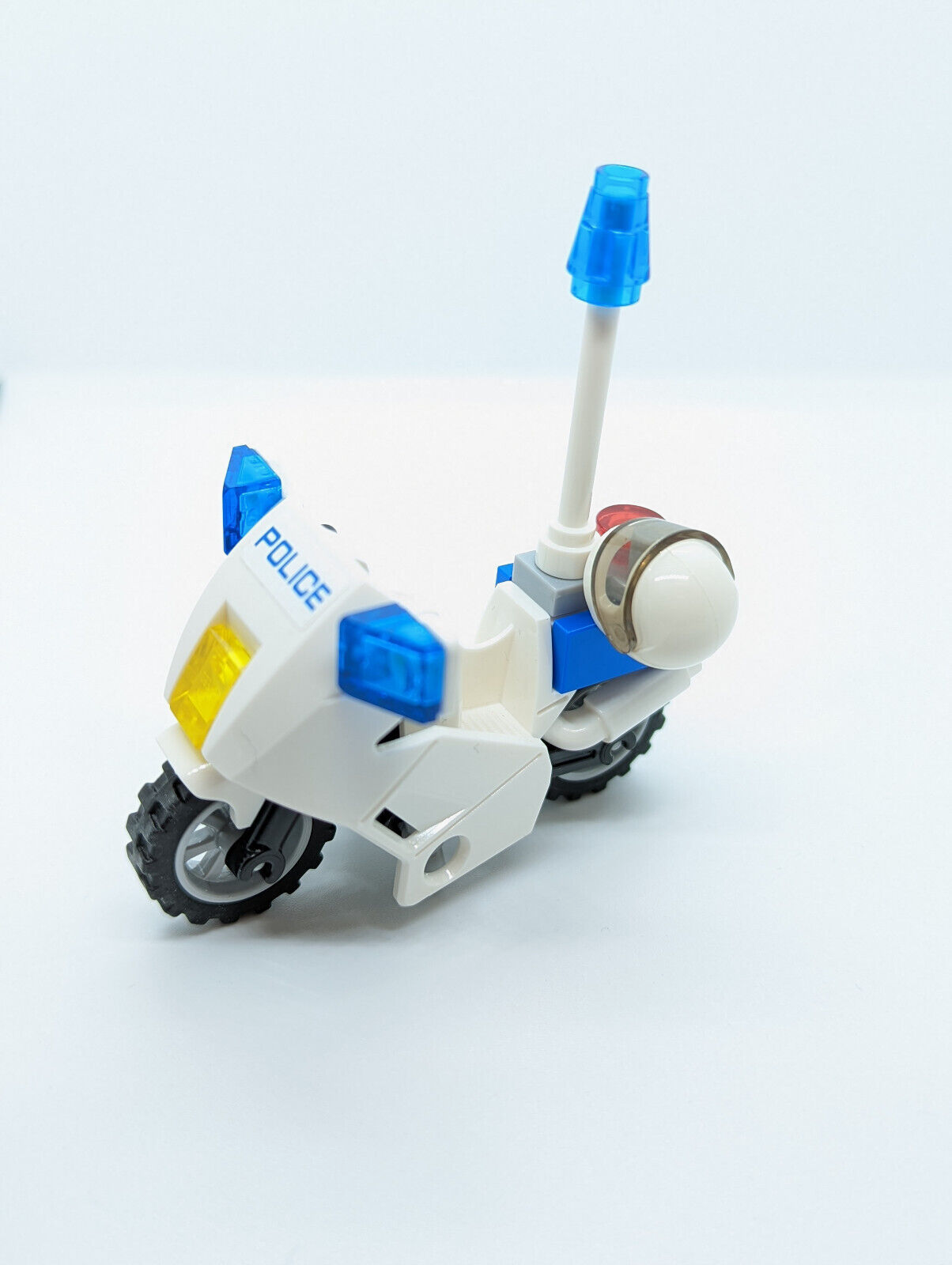 LEGO Female Police Officer Minifigure & Motorcycle (cty0936) 60200 Capital City - StudBee