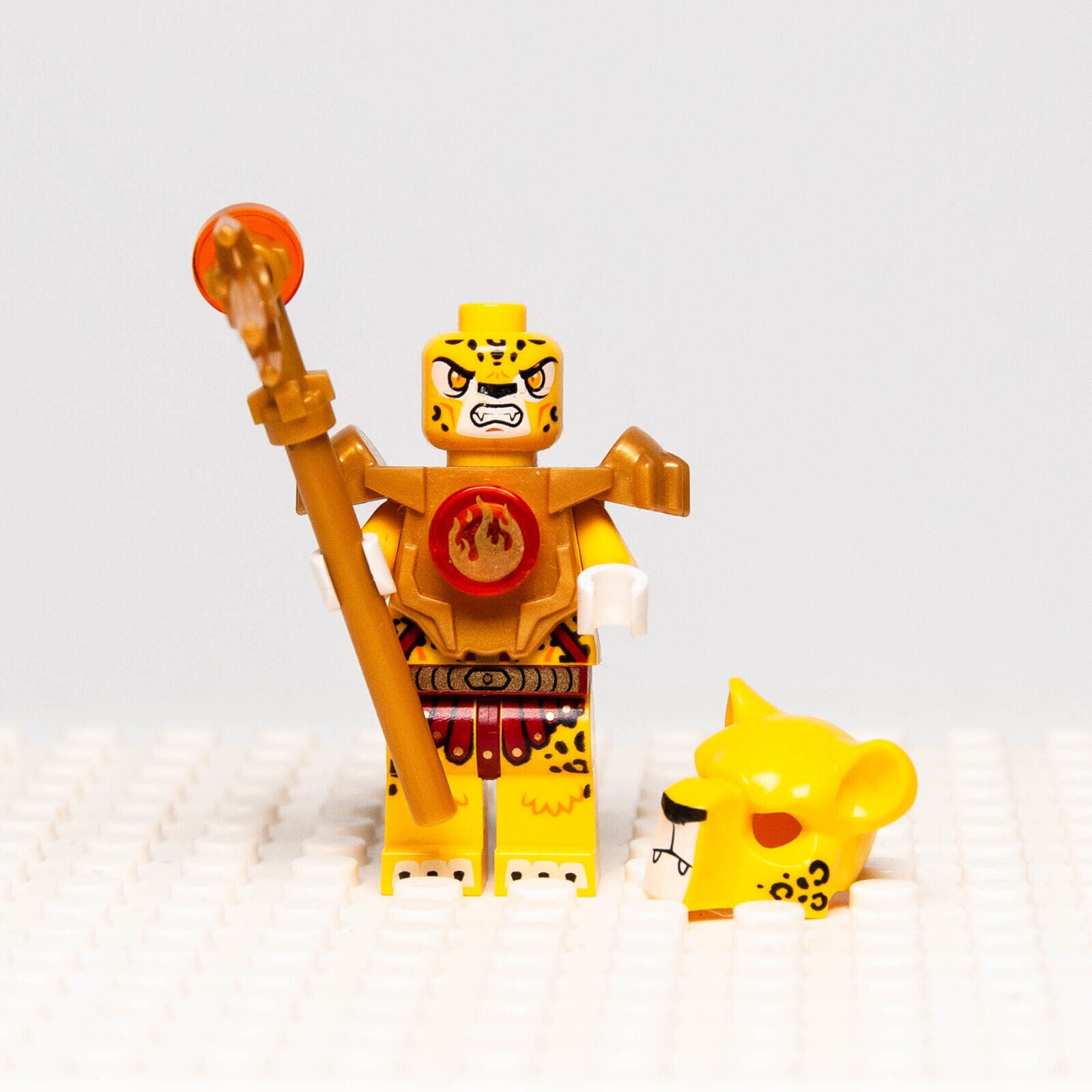 LEGO Chima Minifigure: Lundor, Fire Chi and Heavy Armor (loc081) 70141 Leopard - StudBee